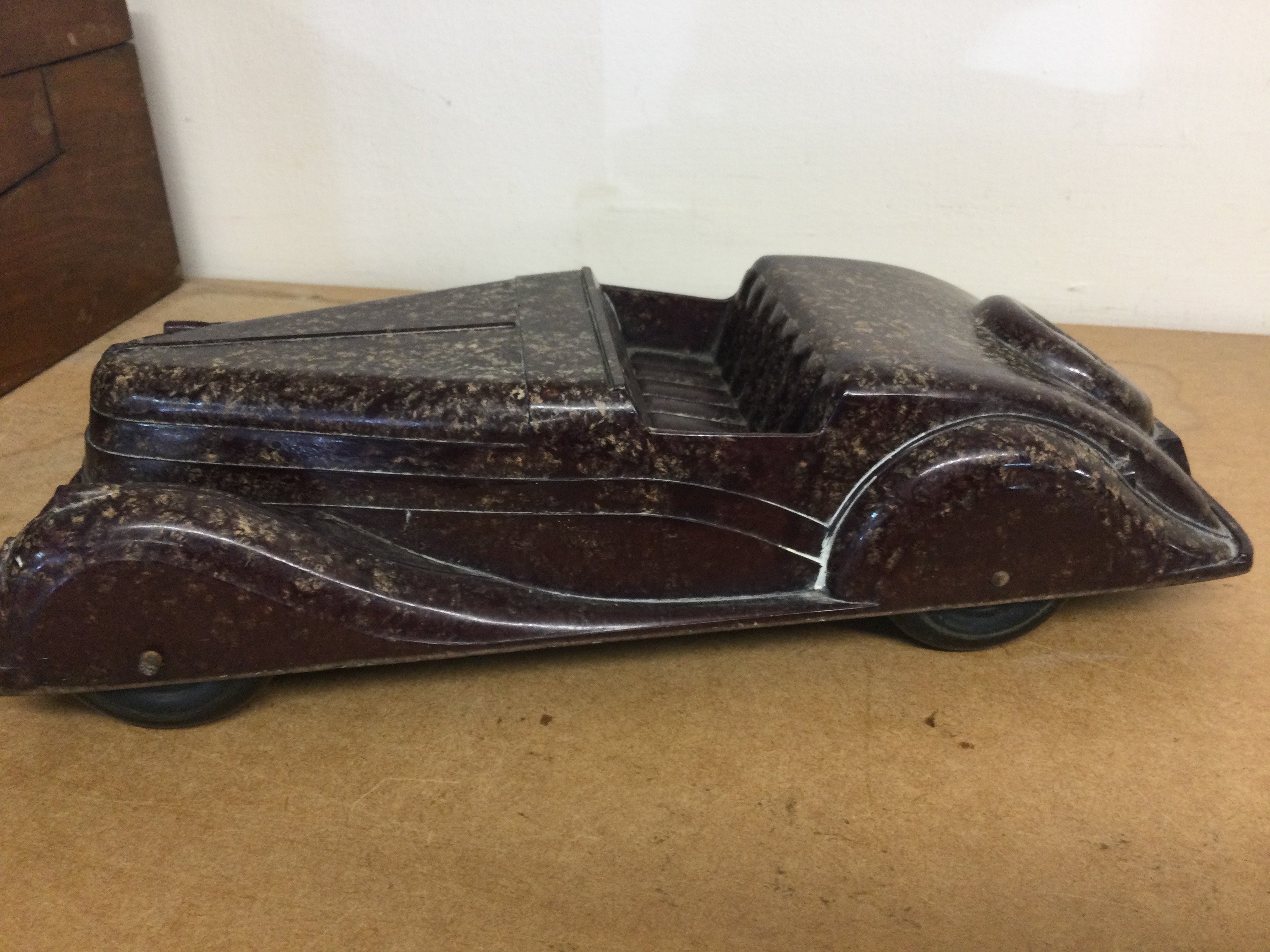 A 1930s Bakelite model car .