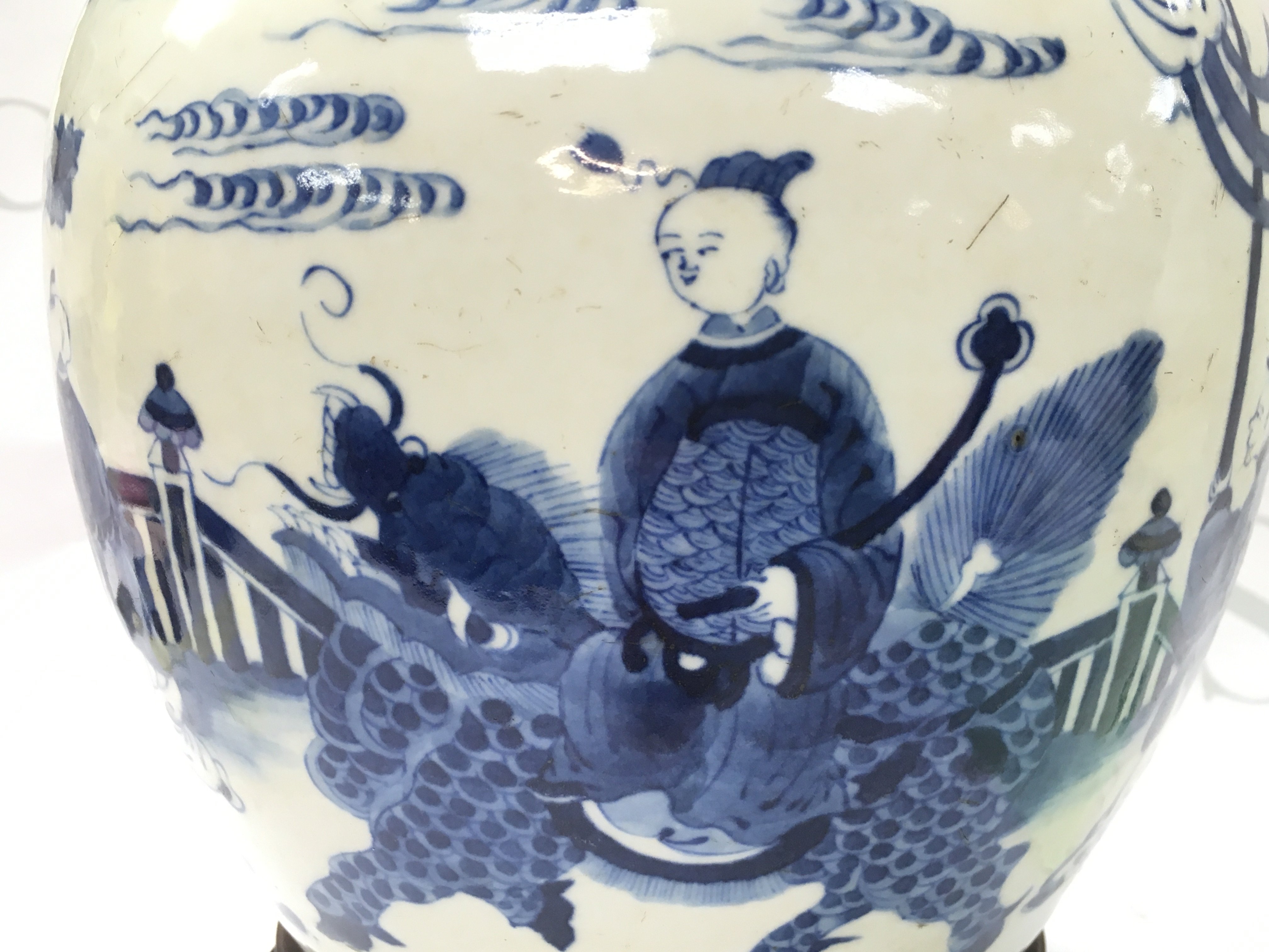 A Export Chinese blue and white ginger jar with ceremonial scene design. This lot cannot be posted