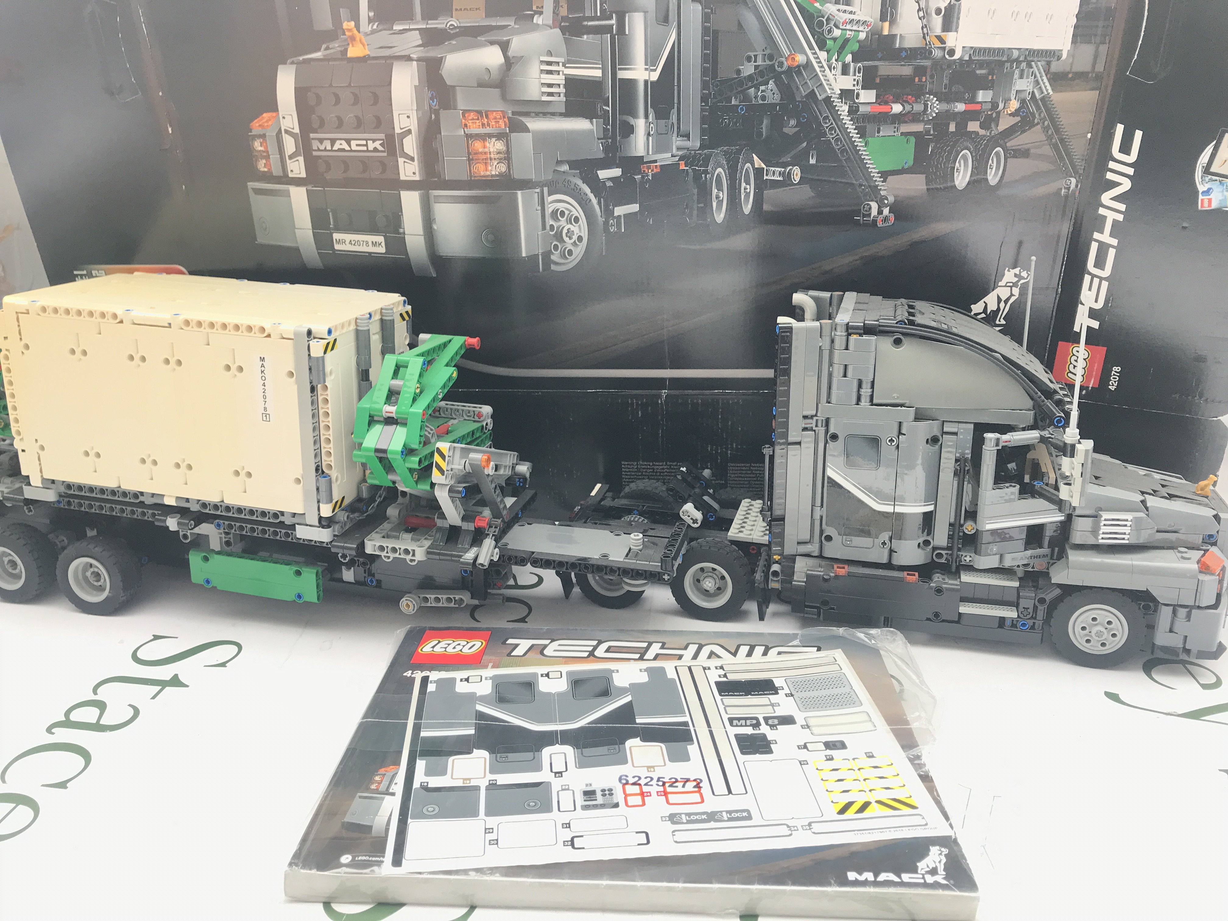 A Lego Mack Anthem #42078 Appears To Be Complete. With Box And Manual. This Lot Cannot Be Posted In House (2).