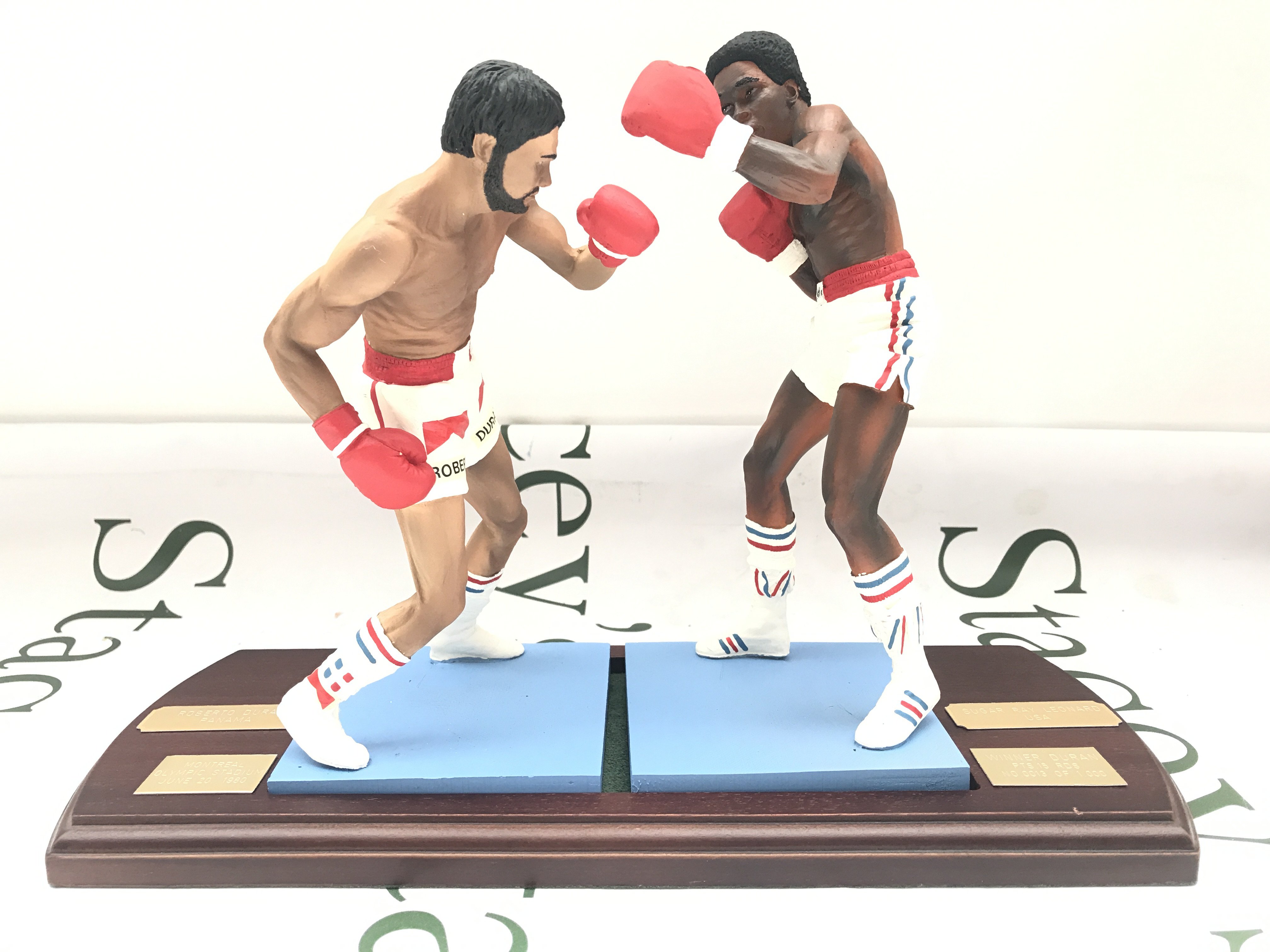 2 Endurance Art Of Sport Boxing Figures. Roberto Duran vs Sugar Ray Leonard.