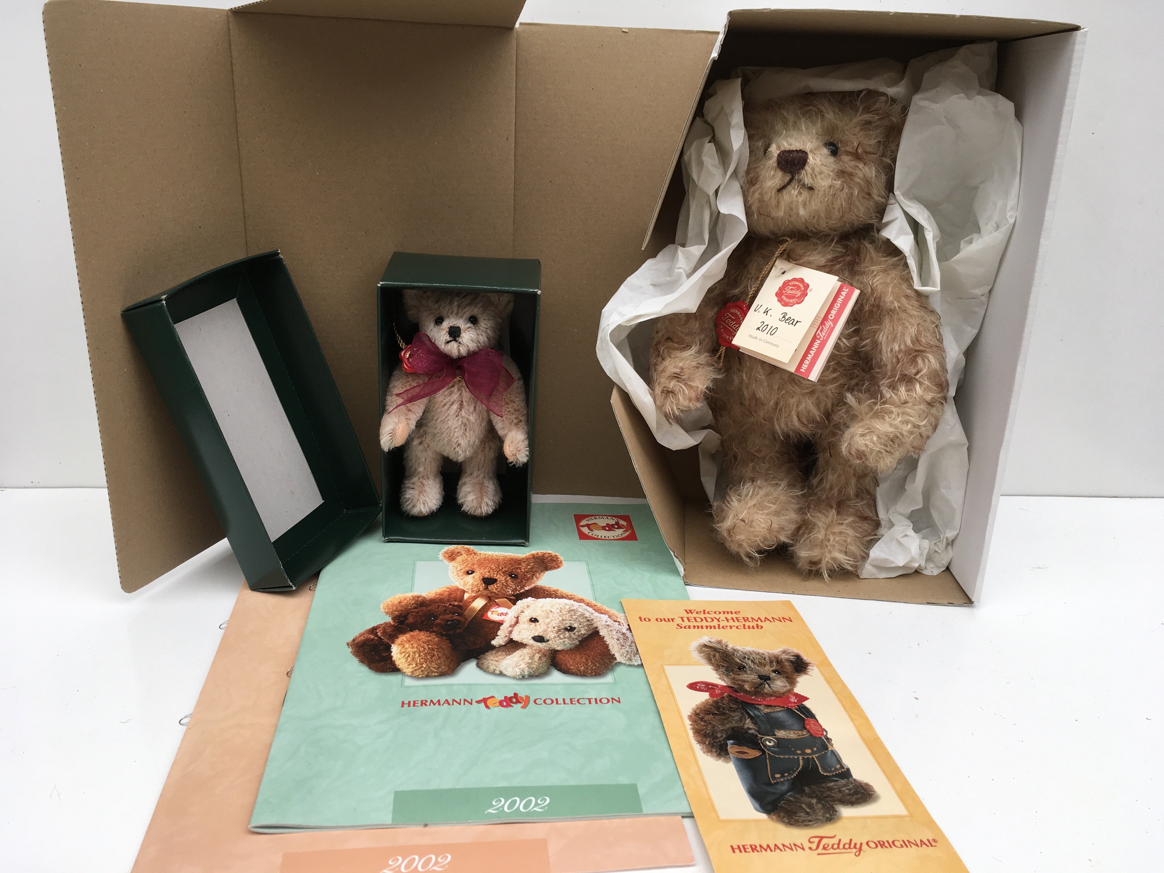 Two boxed Herman Teddy Bears. Includes boxed 2002 minature (15cms) and UK bear 2010 (30cms) a windup musical bear. limited edition no.20 of 300. No reserve (2)