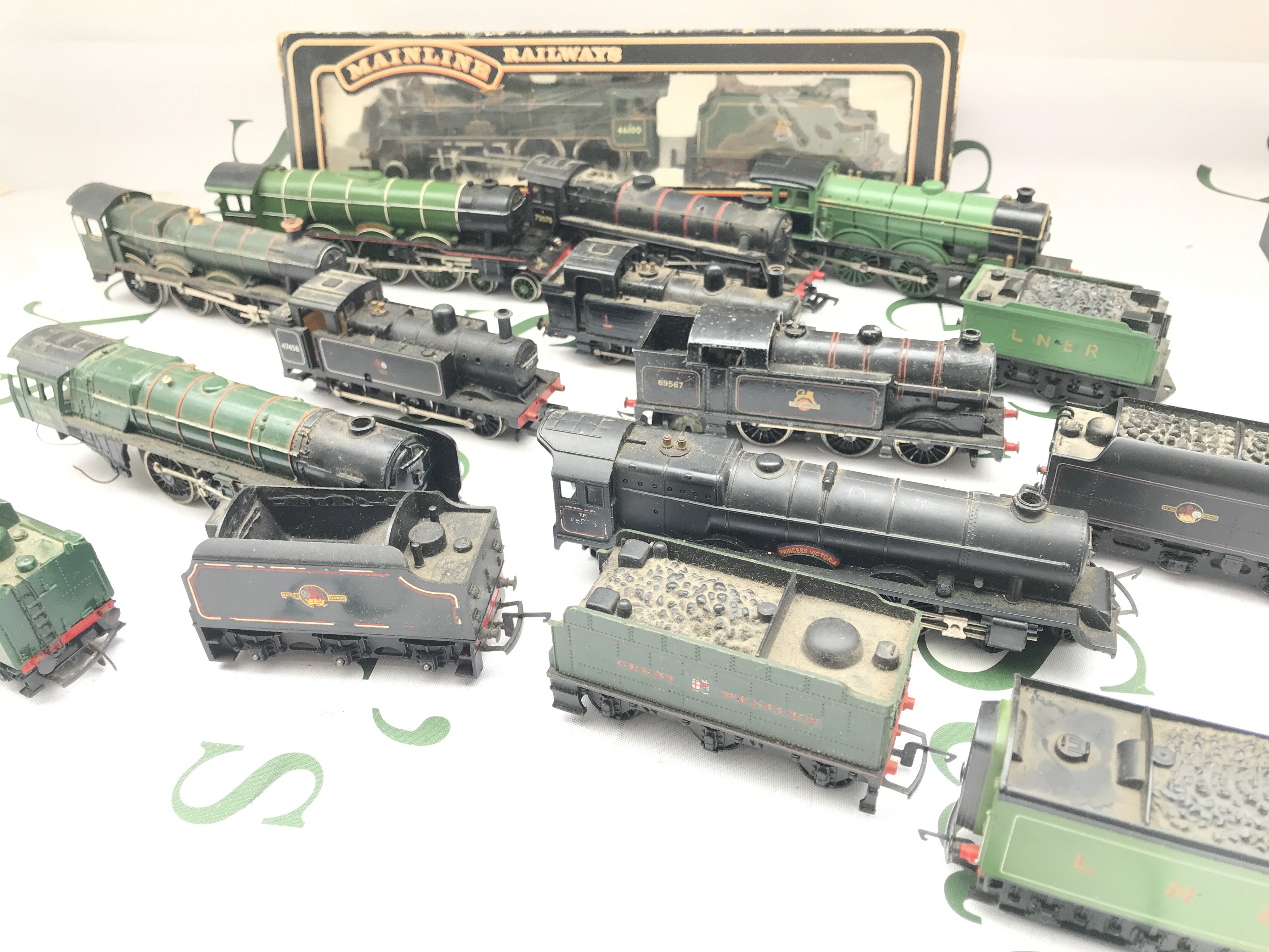 Withdrawn -A Collection Of Loose 00 Gauge Locomotives Including 1 Boxed By Mainline.