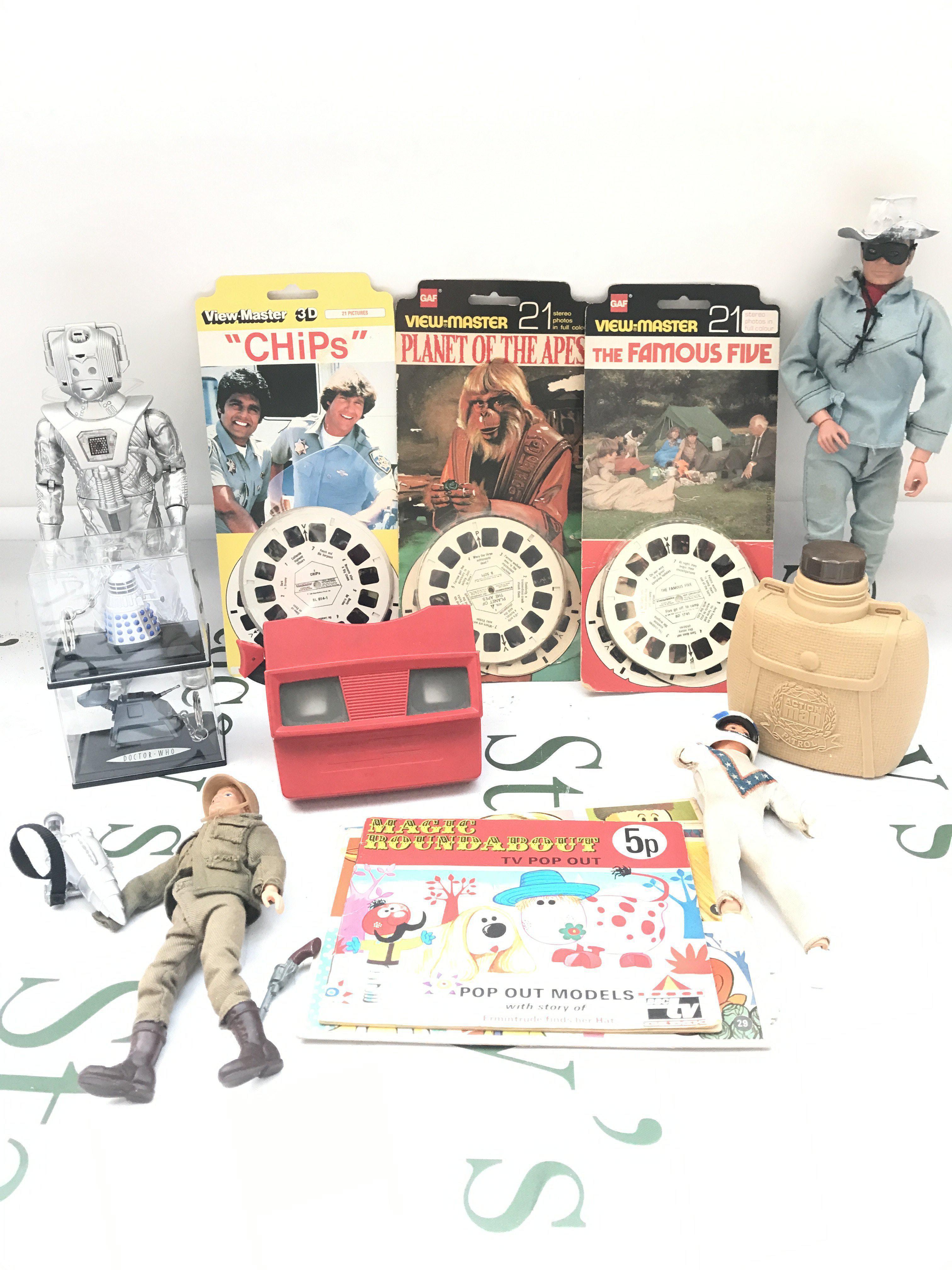 A Box Containing Various Toys Including A View-Master With Reels. Doctor Who etc. no Reserve.