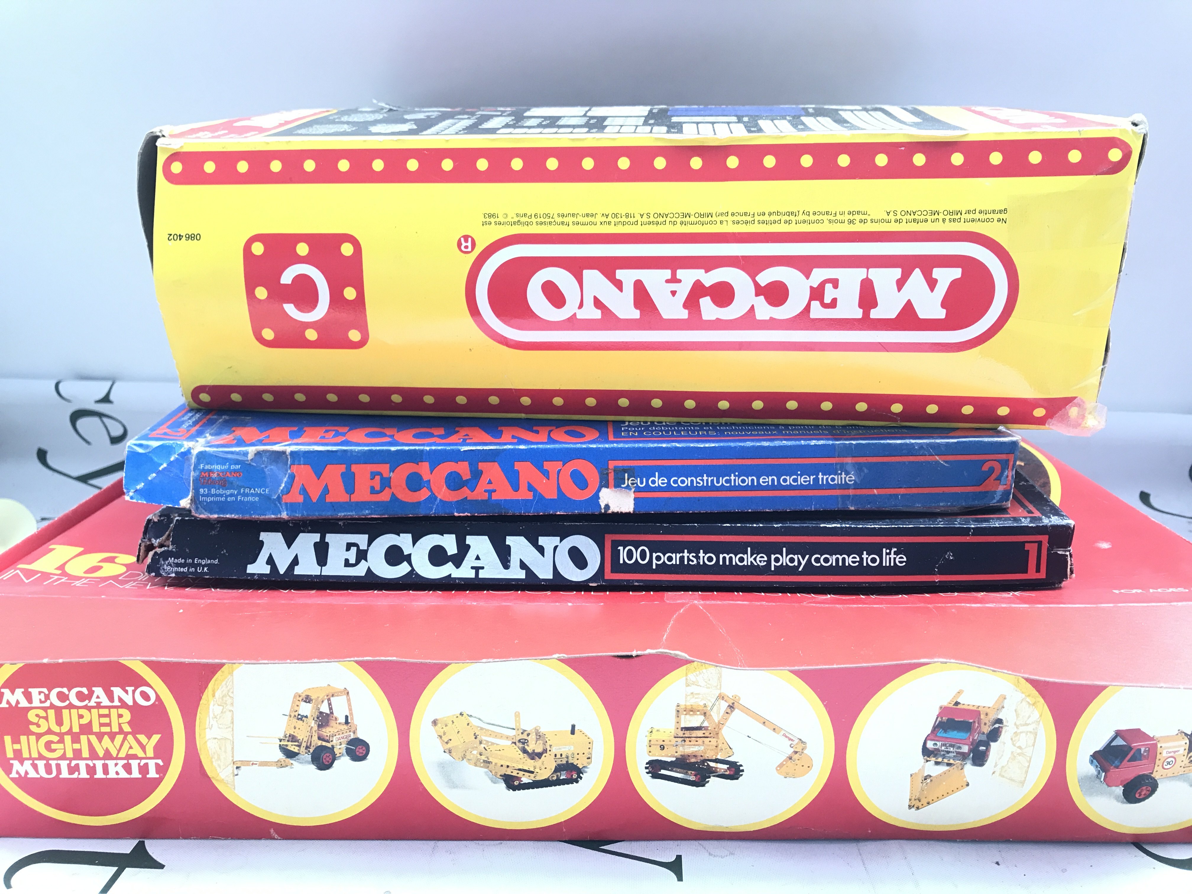 A Collection Of Meccano including 3 Carry Cases. No Reserve. (2).