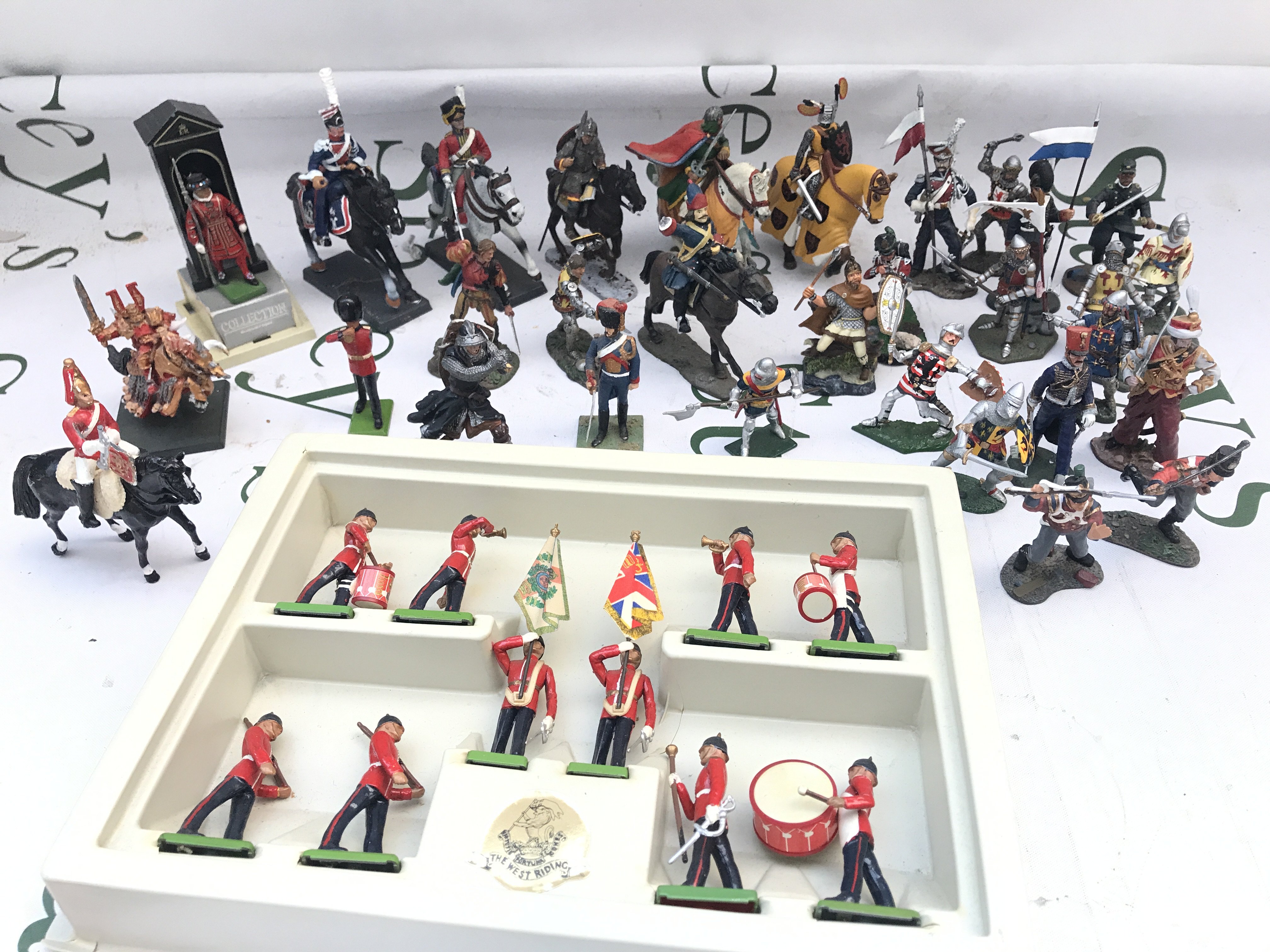 A Box Containing Various Led Figures Including Delprado. Britains Etc. No Reserve.