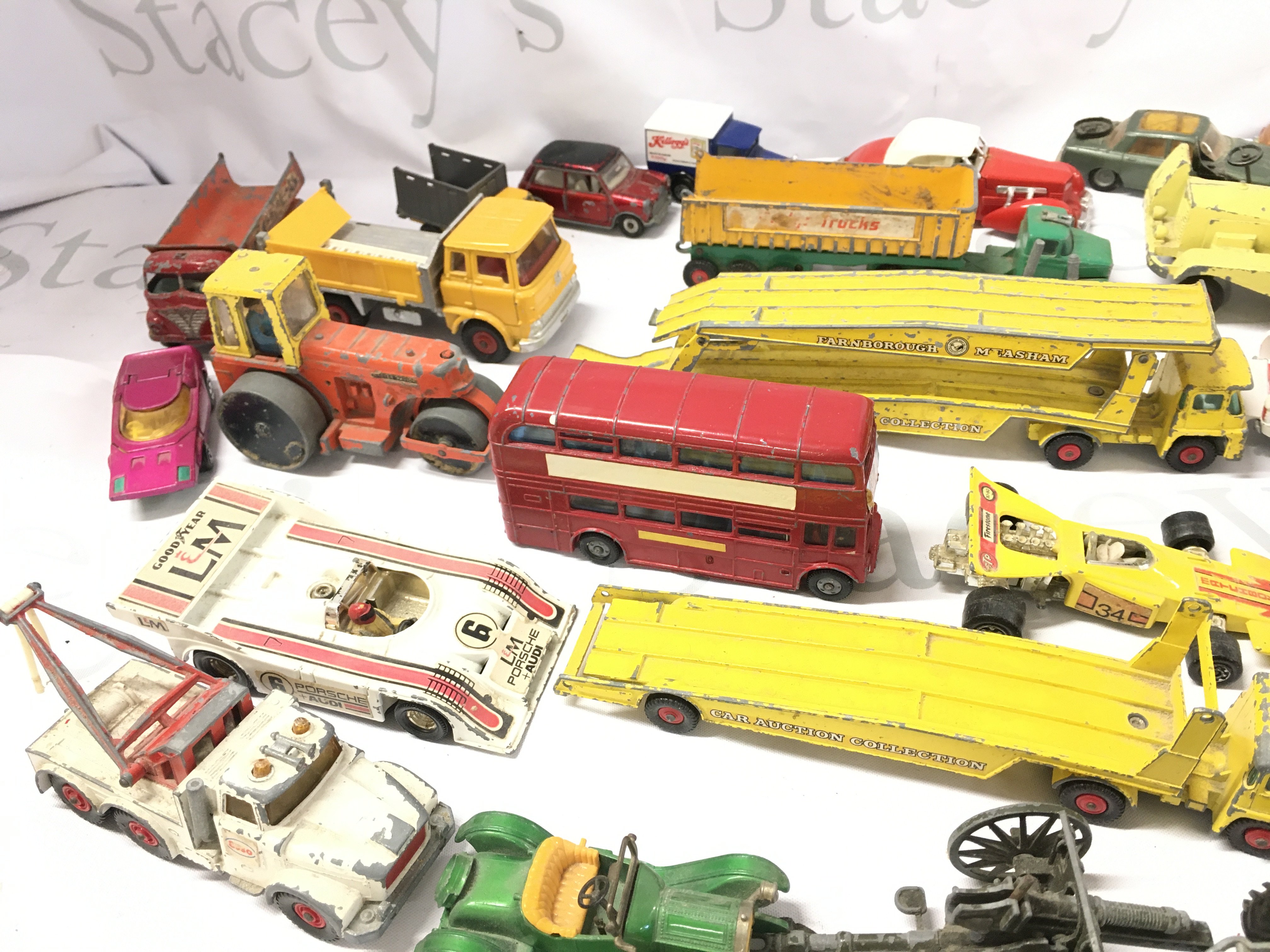 A Collection of Corgi Classic Chipperfields Circus Vehicles and Display Case. No Reserve.
