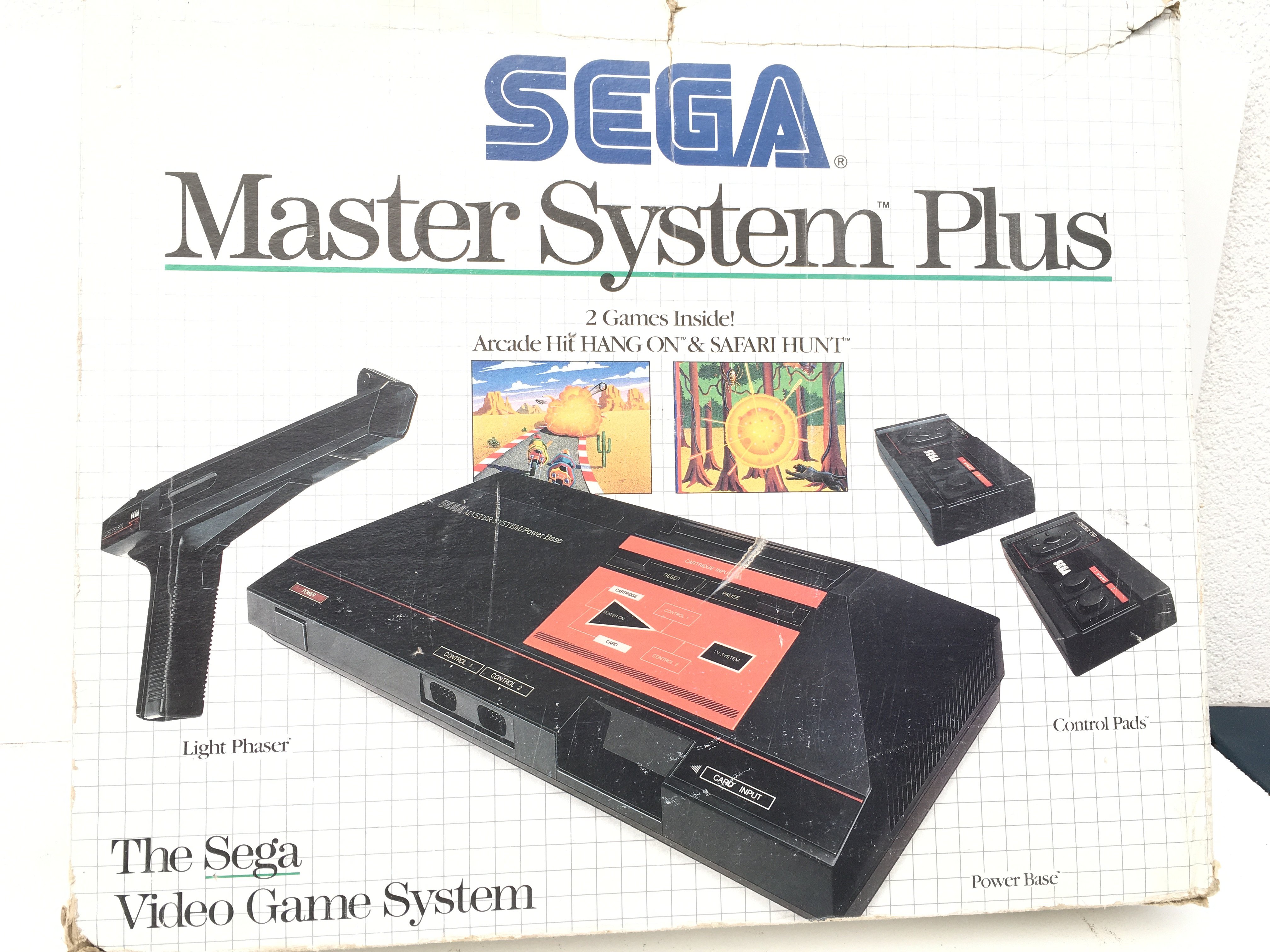 A boxed Sega Master System Plus. Includes controllers..tv switch..cable and light phaser gun. No reserve.