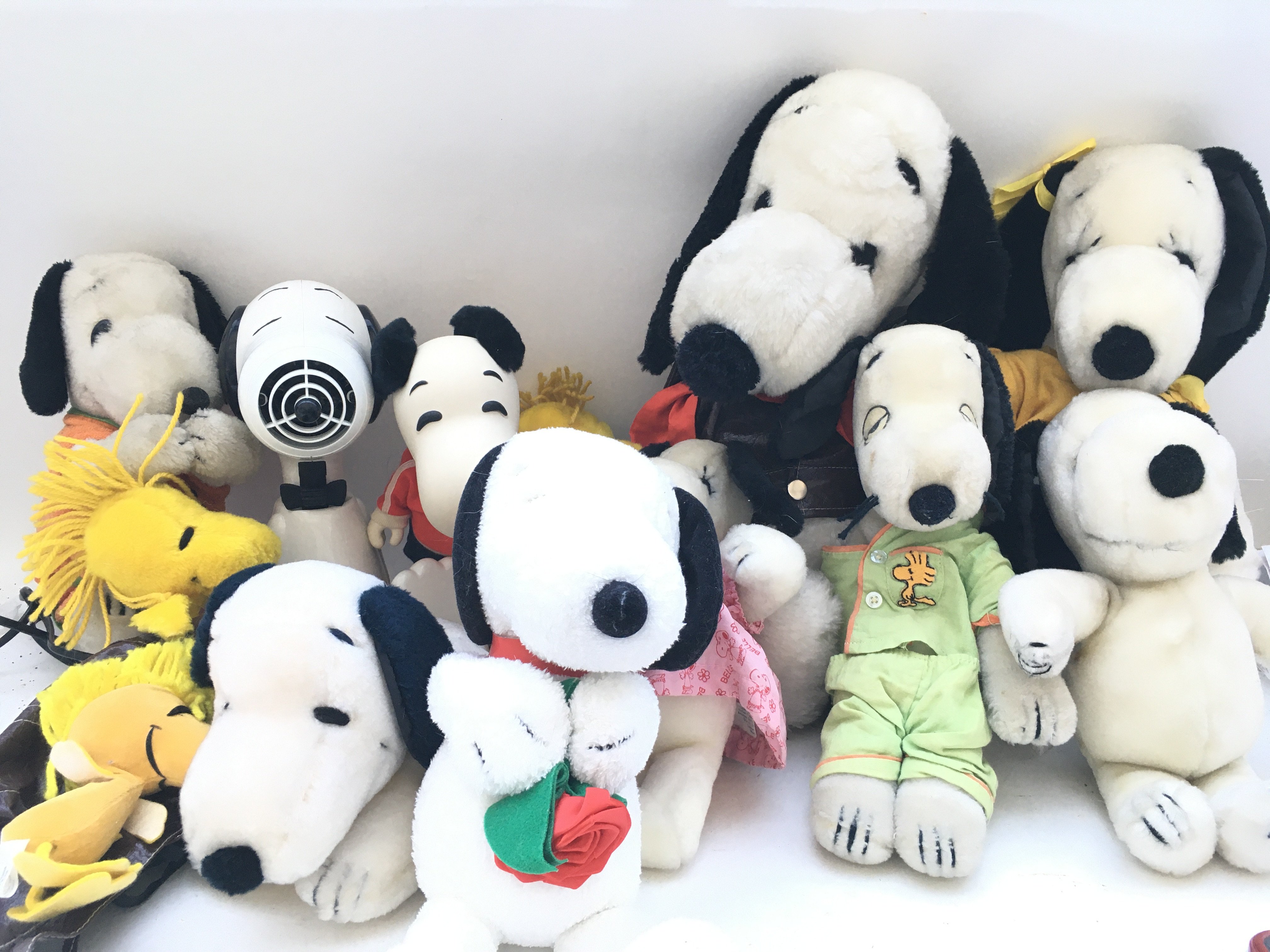 A Collection of Vintage Snoopy Soft Toys Including a Snoopy Hair Dryer. No Reserve.