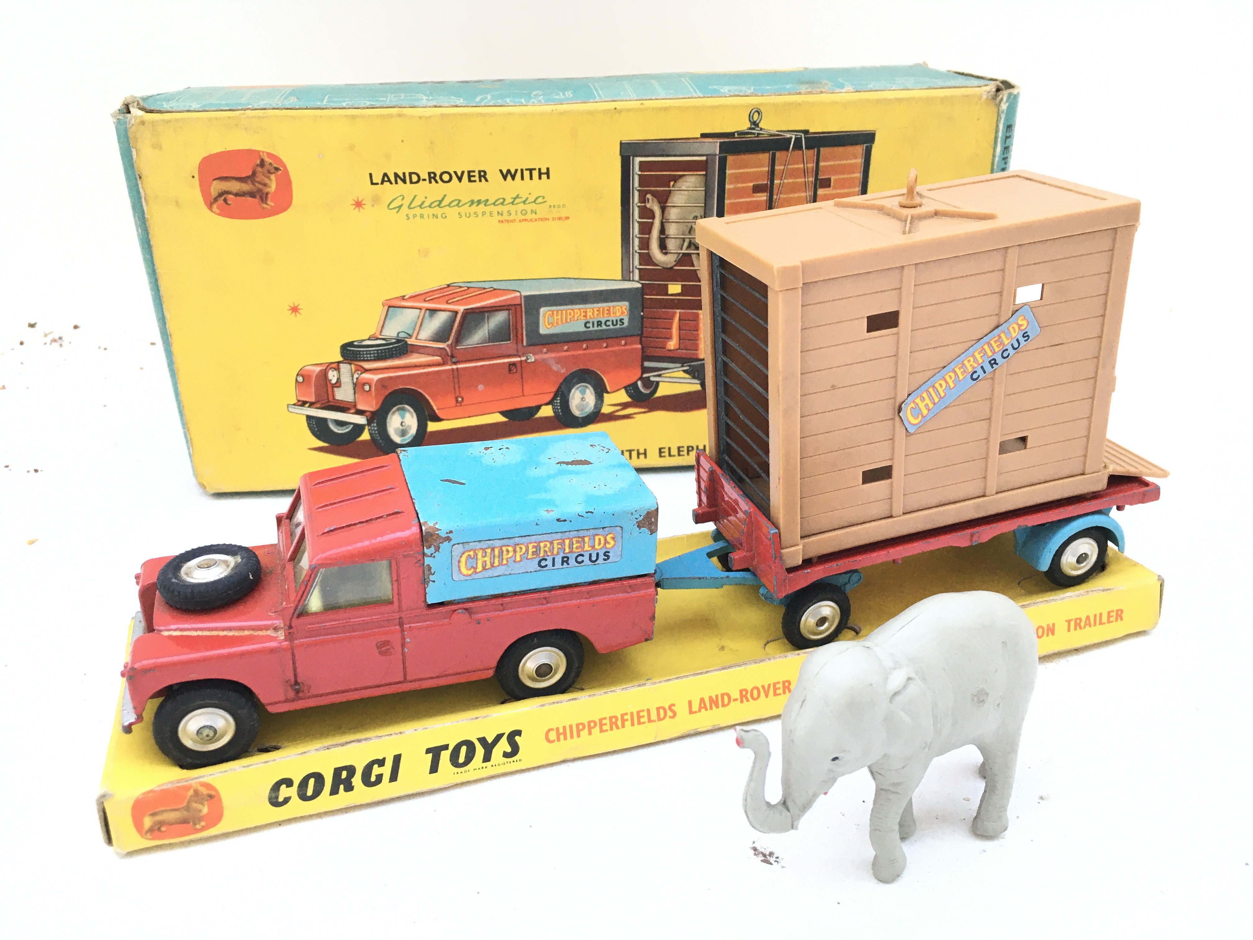 A Boxed Corgi Gift Set #19 Chipperfields Land-Rover With Elephant And Cage On Trailer.