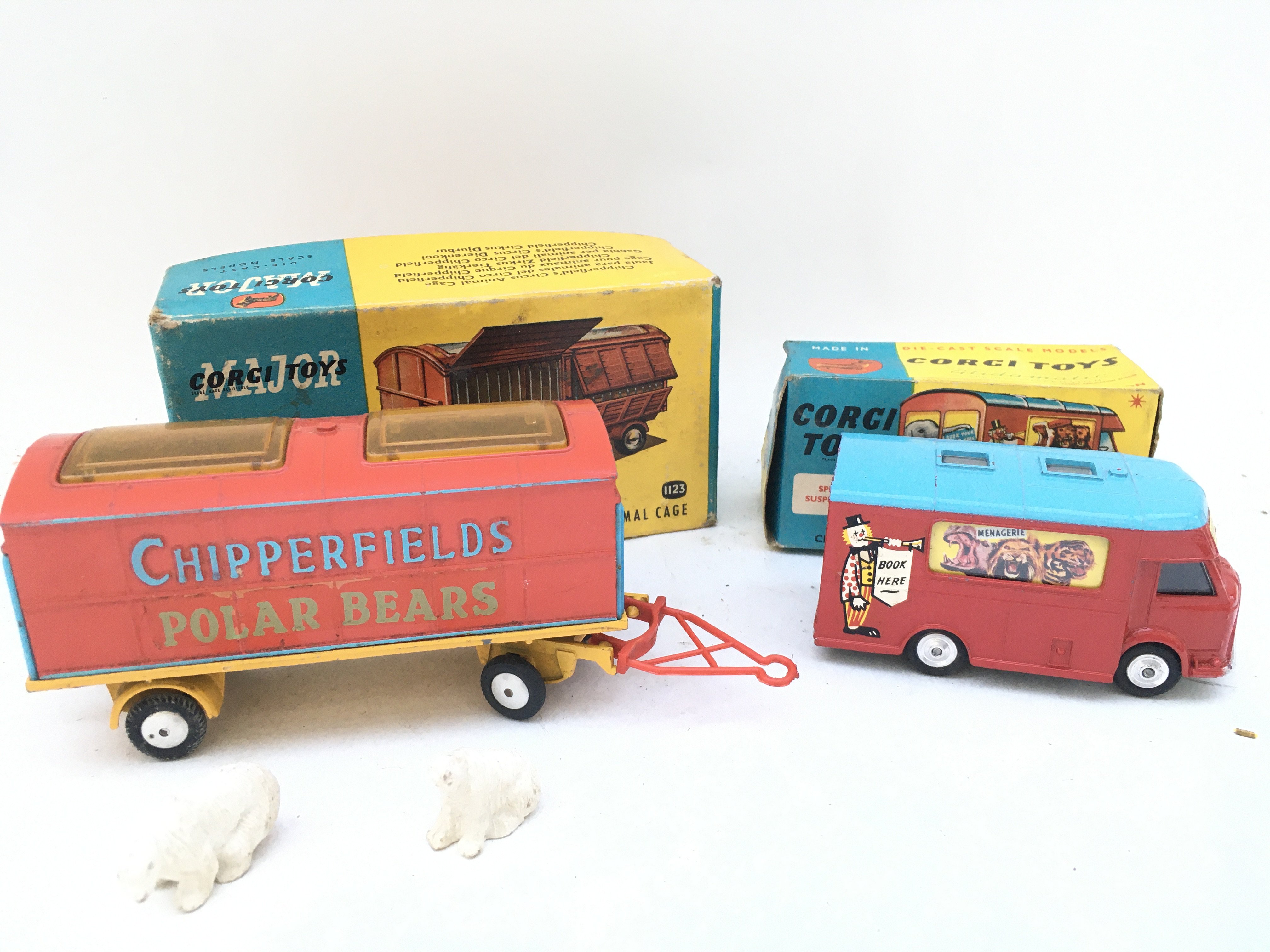 A Boxed Corgi Chipperfields Circus Animal Cage #1123 And Mobile Booking Office #426.