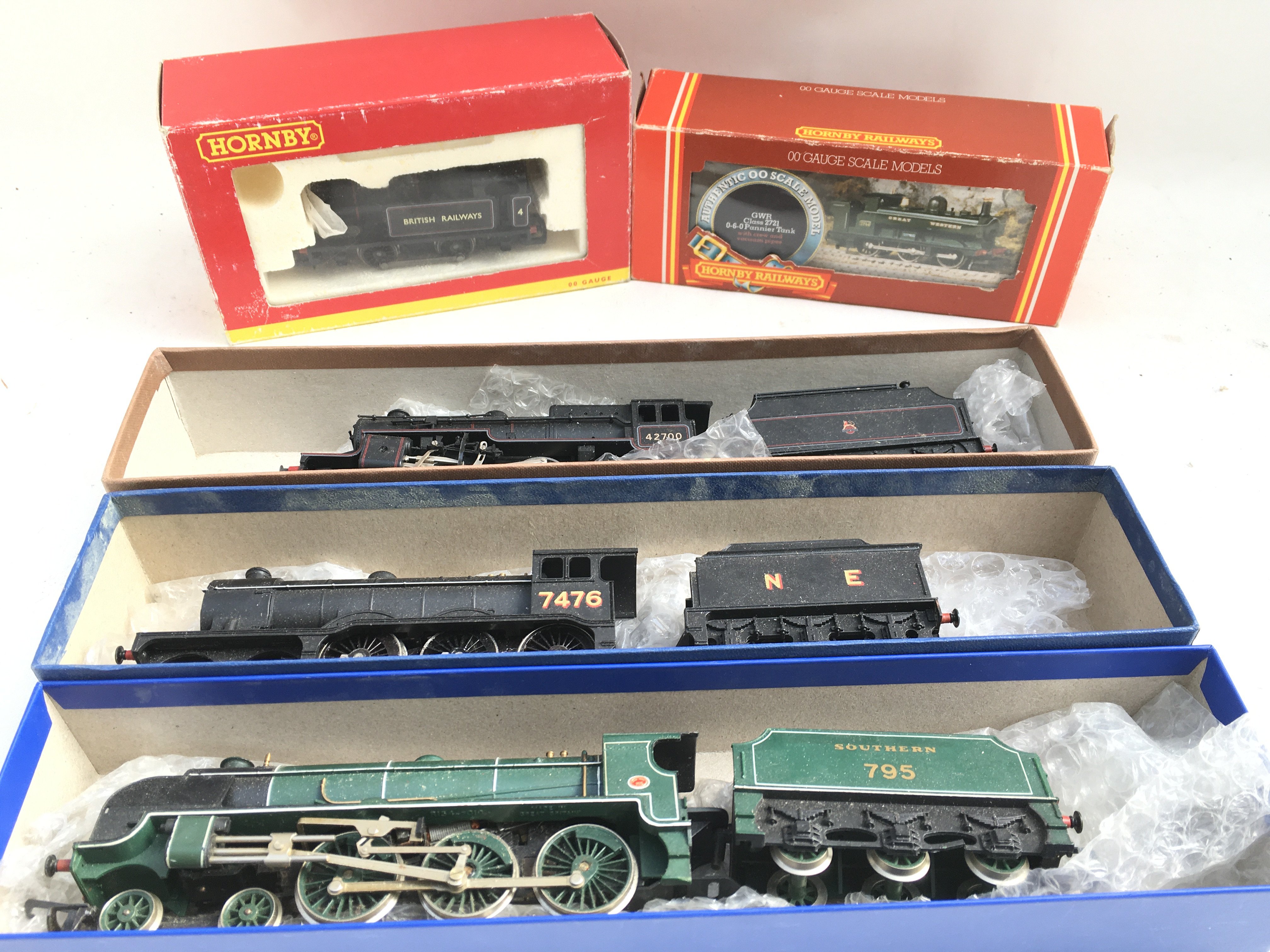 2 Boxed Hornby 00 Gauge Tank Engines. And 3 Other Locomotives Including Lima And Hornby. No Reserve.