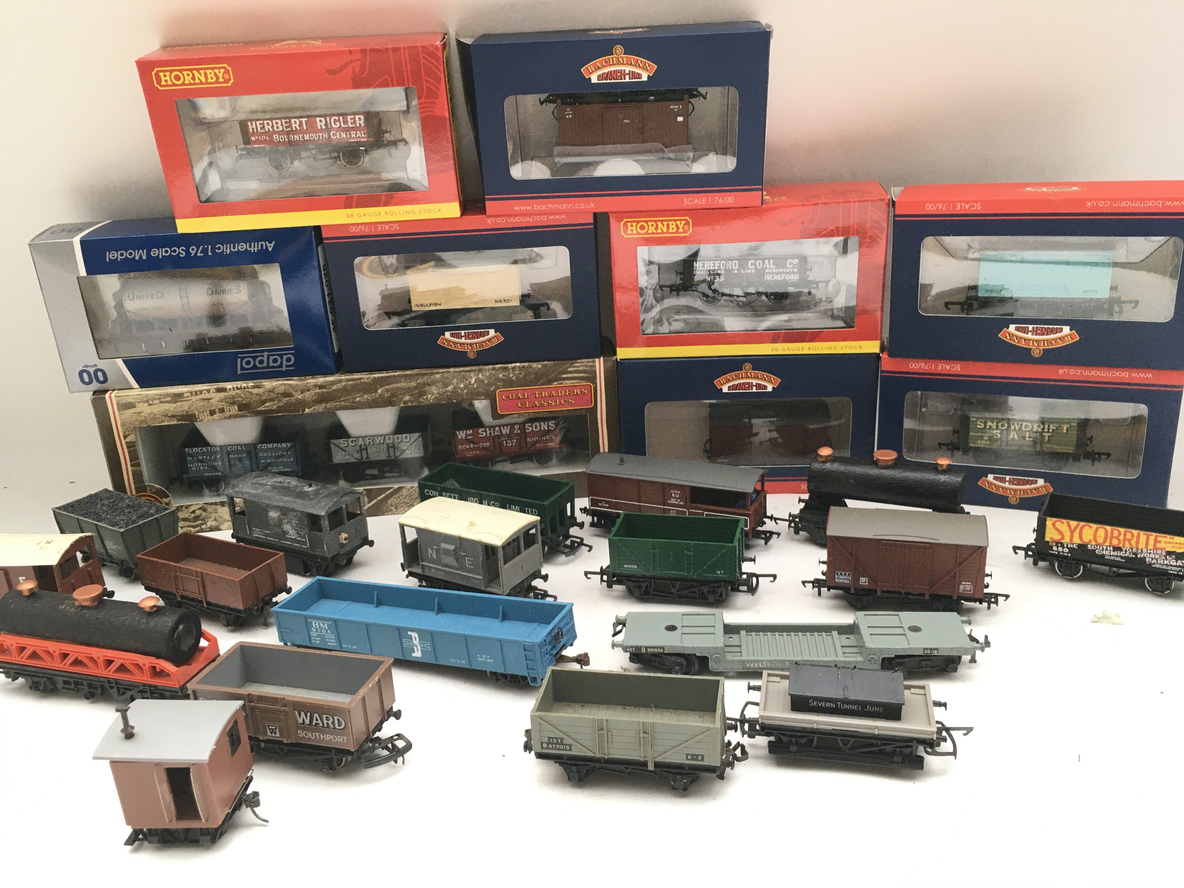 A Collection of Boxed And Loose 00 Gauge Wagons.