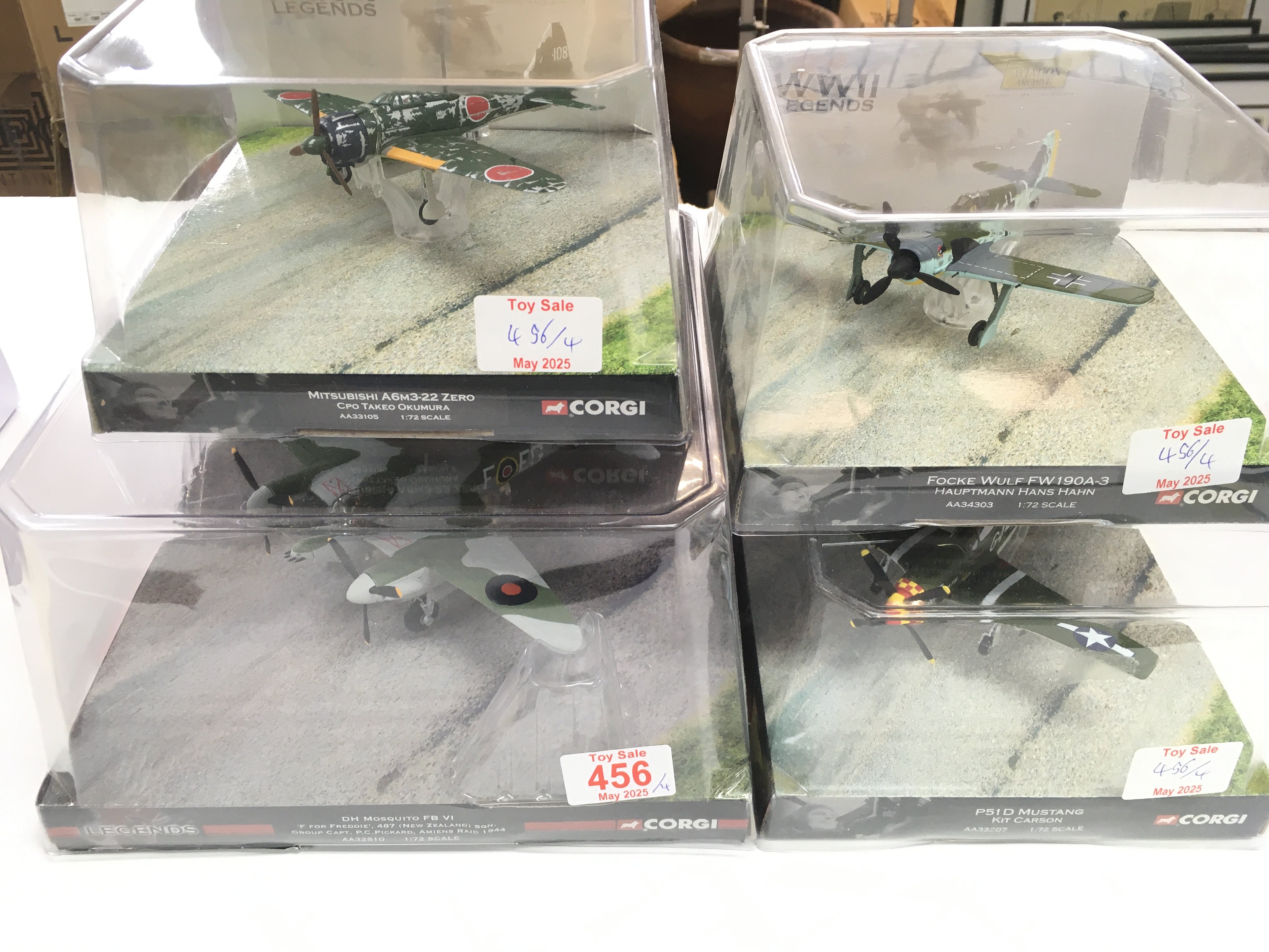 4 X Boxed Corgi Aviation Archive WW2 Legends including a P51D Mustang. A DH Mosquito. A Fock-Wolf. And A Mitsubishi Zero. No Reserve.(4).