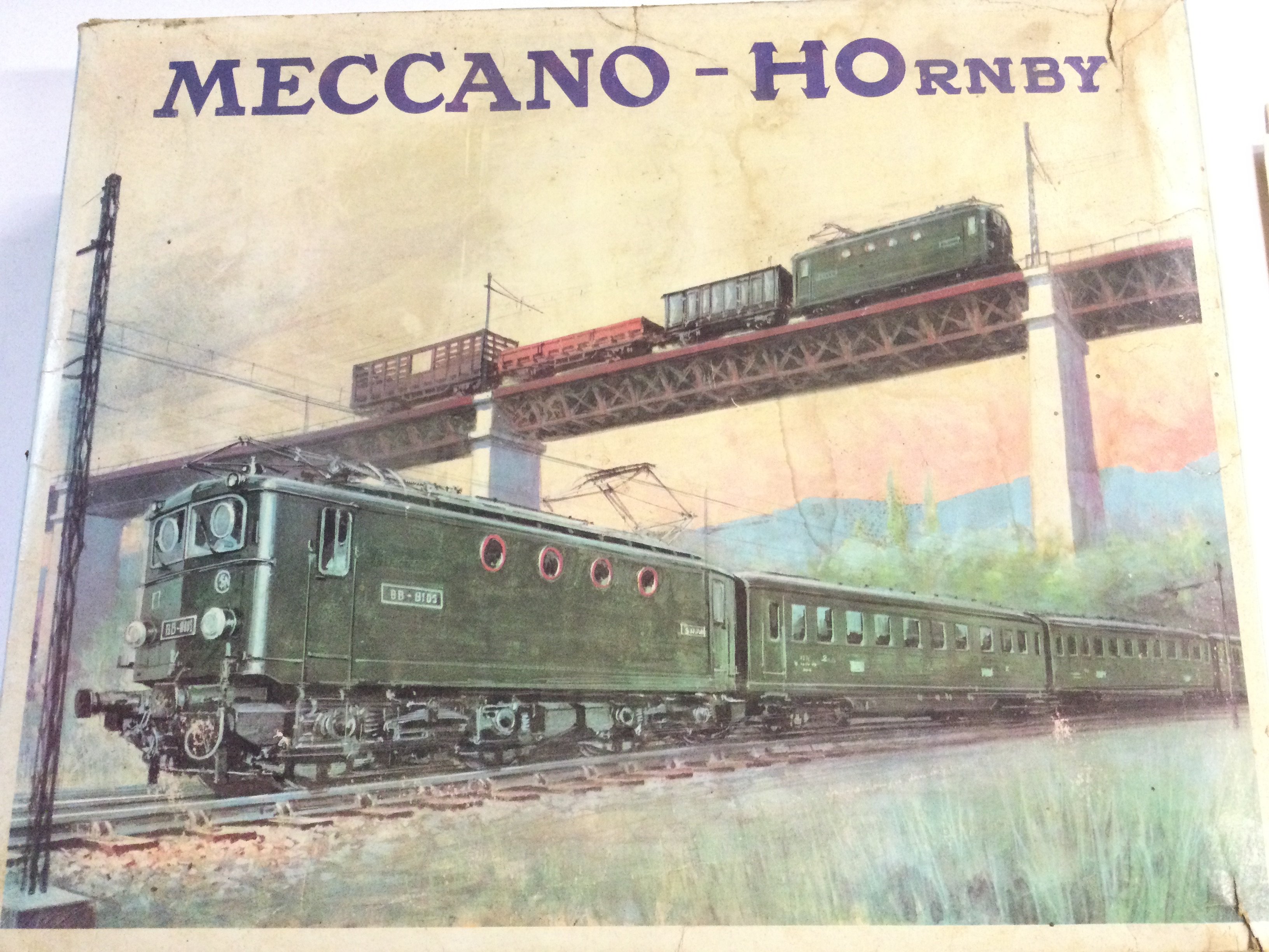 A Boxed French Meccano-Hornby H0 Gauge Passenger Train Set.