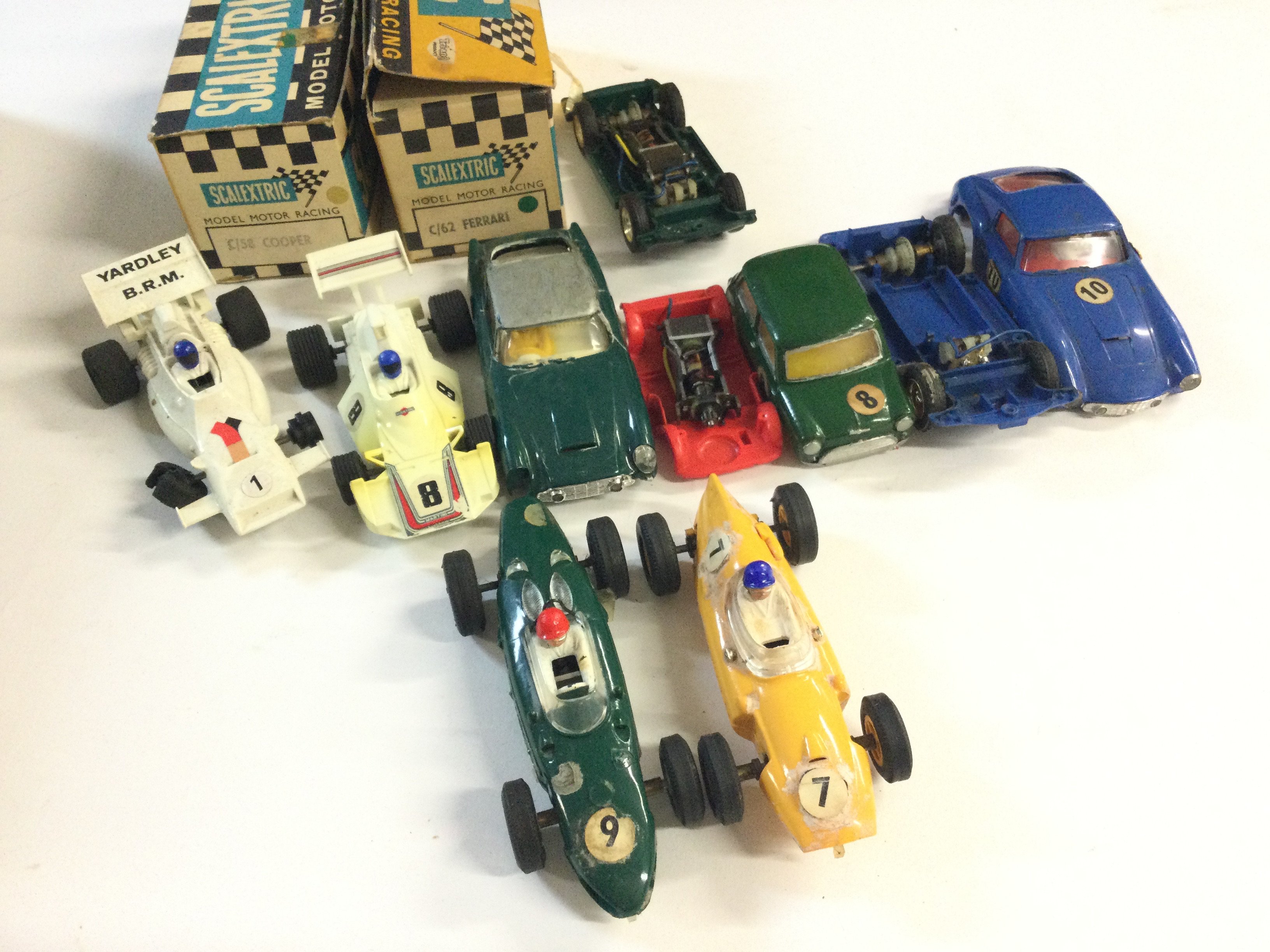 A Small Collection of Vintage Scalextric Cars. Ideal For Spare Parts Including 2 Empty Boxes.