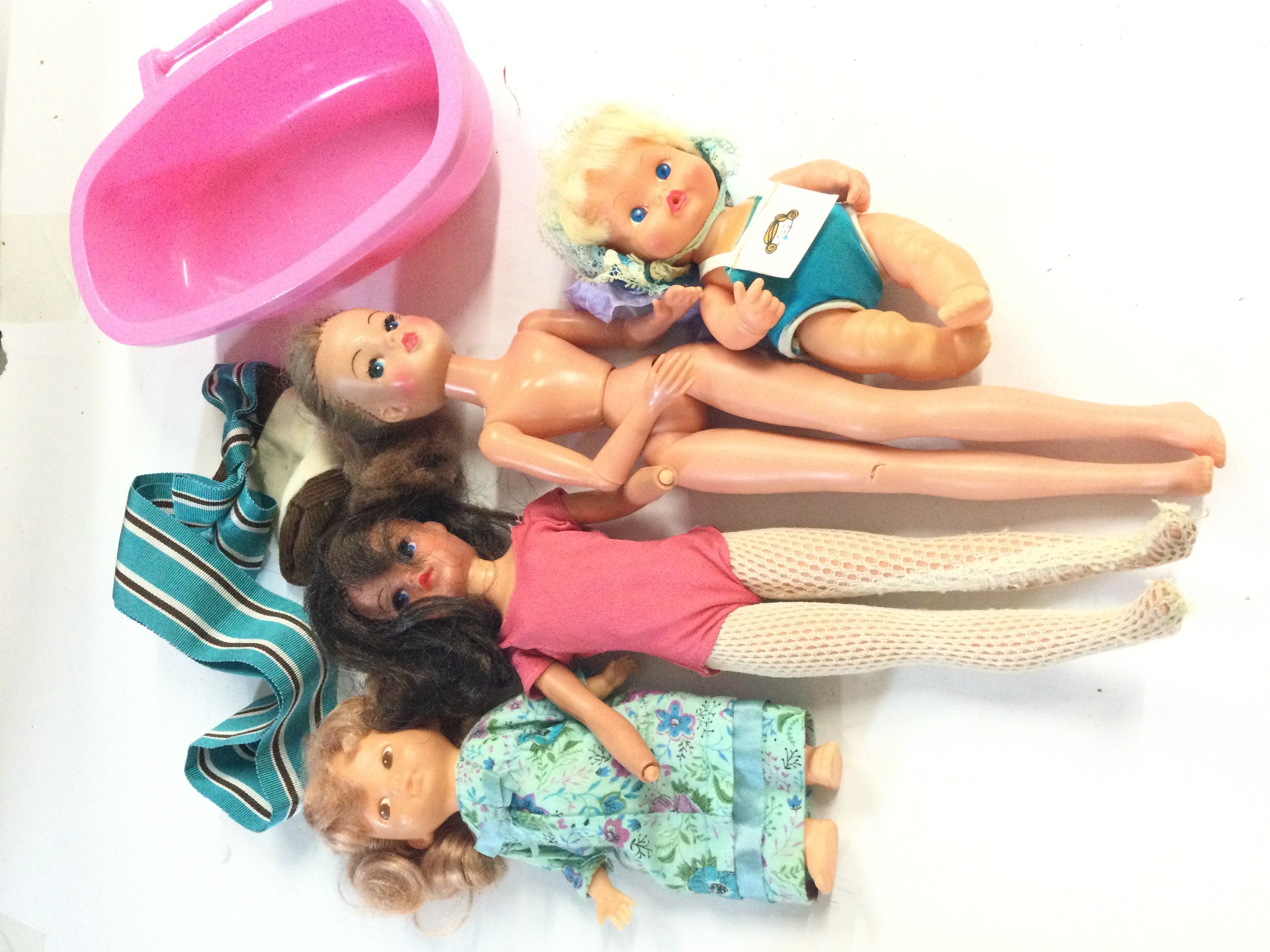 A Small Collection of Playworn Vintage Dolls. No Reserve.