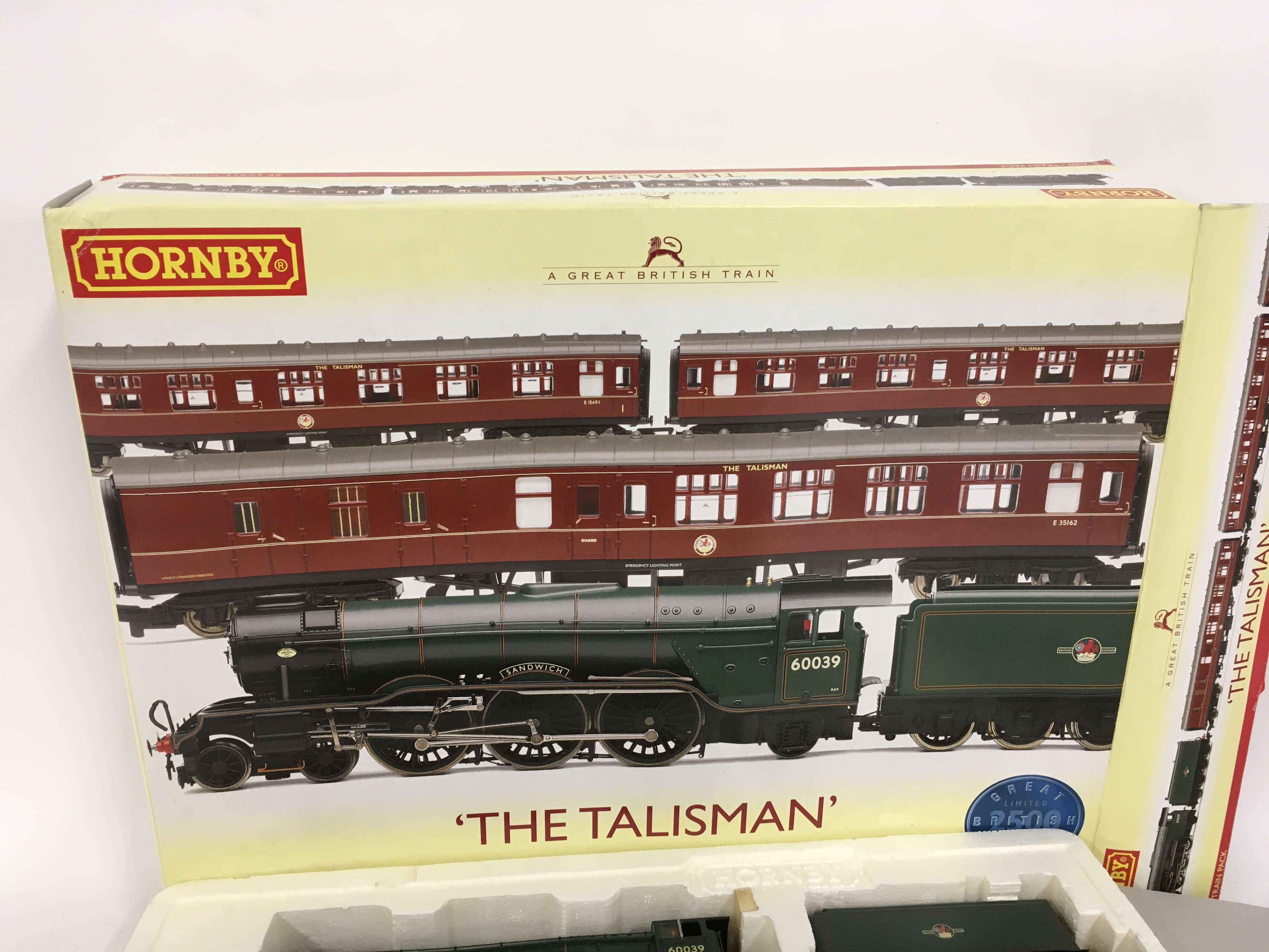 A boxed Hornby Talisman set R2569 plus 3 additional coaches E15698 two unboxed. No 2372 of 2500. 00 gauge. No reserve