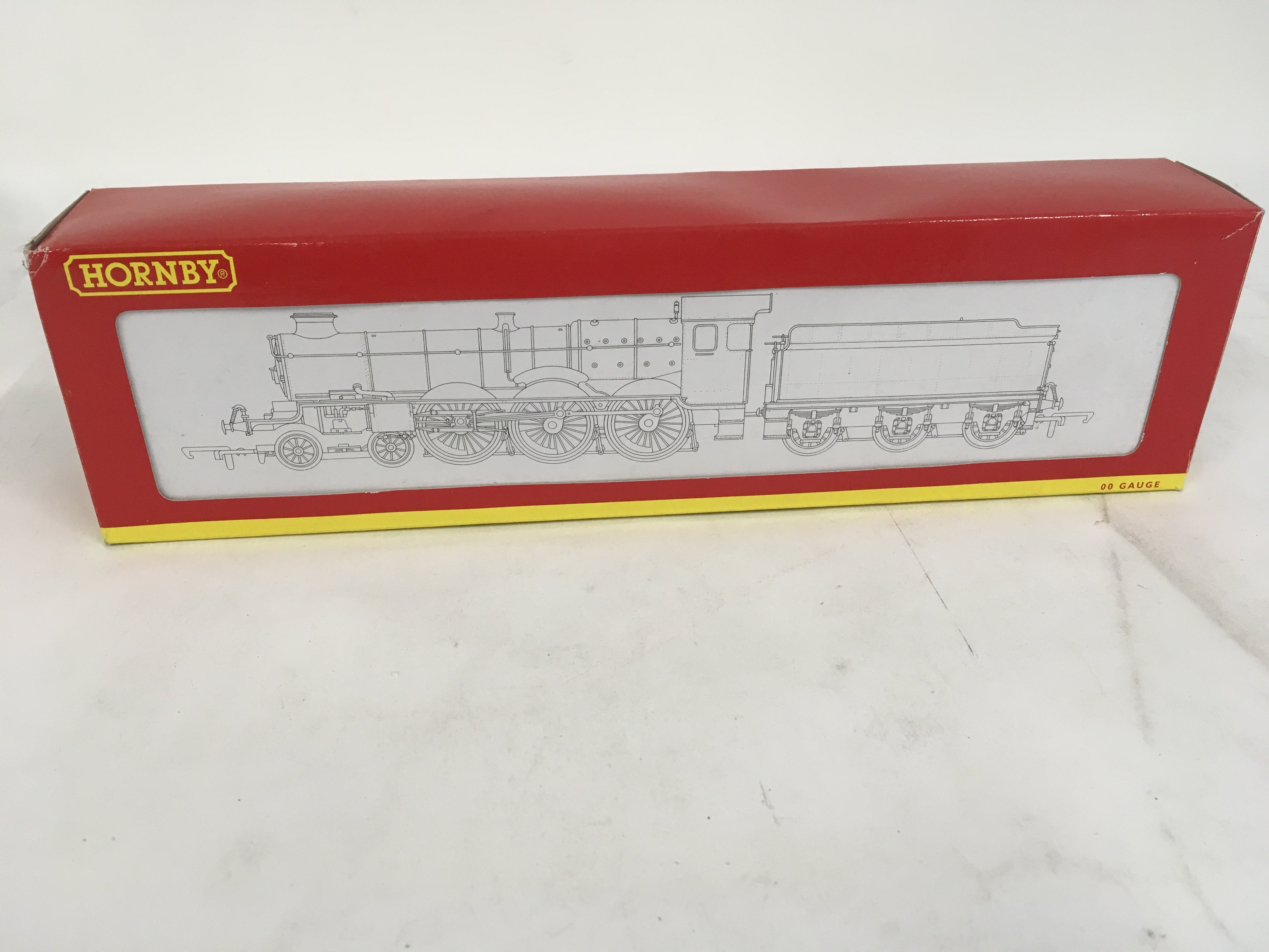 Boxed model locomotive by Hornby R2736 Castle Class Locomotive Bristol Castle DCC Ready. No reserve.