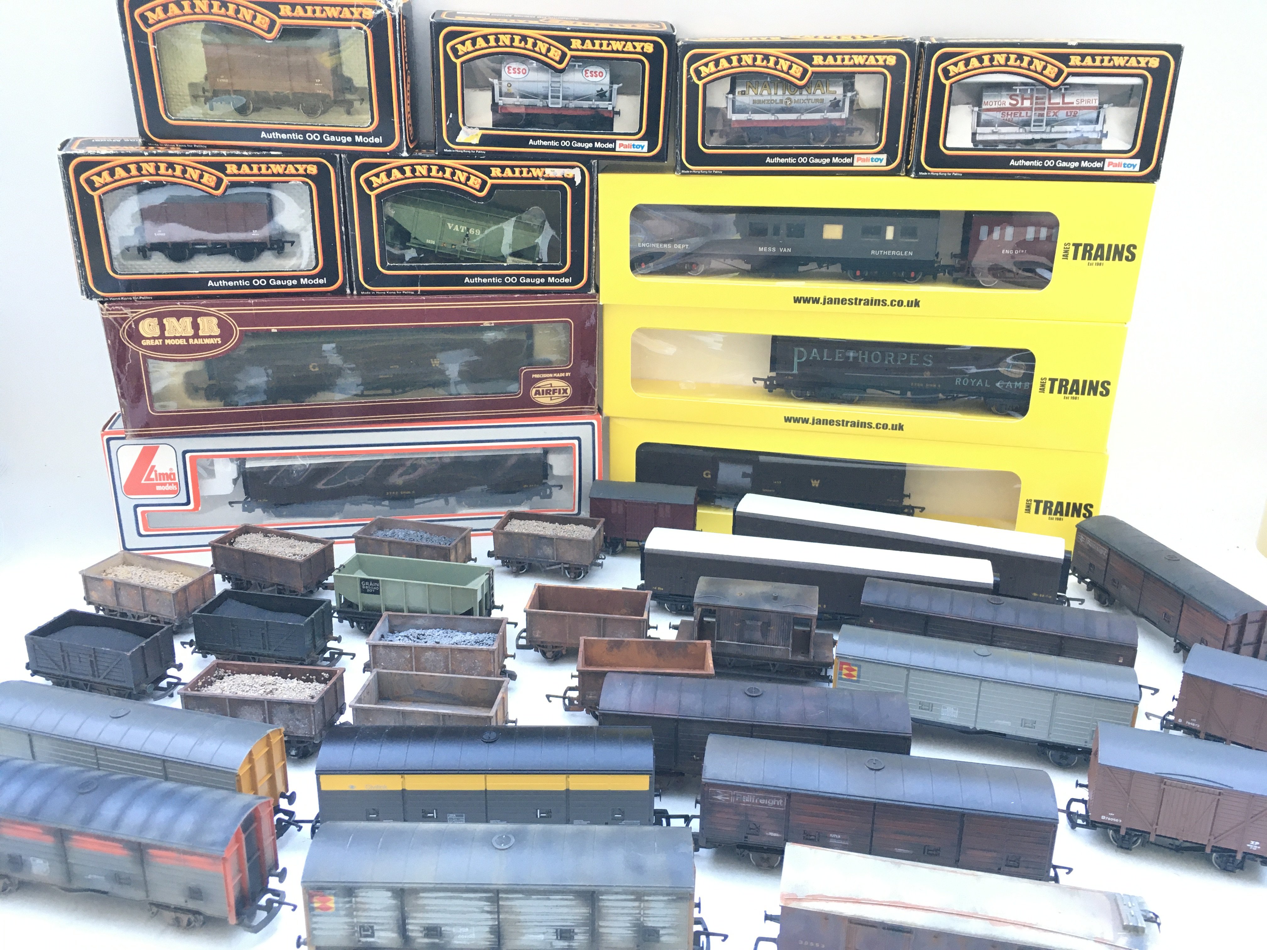 A Collection of 00 Gauge Boxed And Loose Rolling Stock. No Reserve.