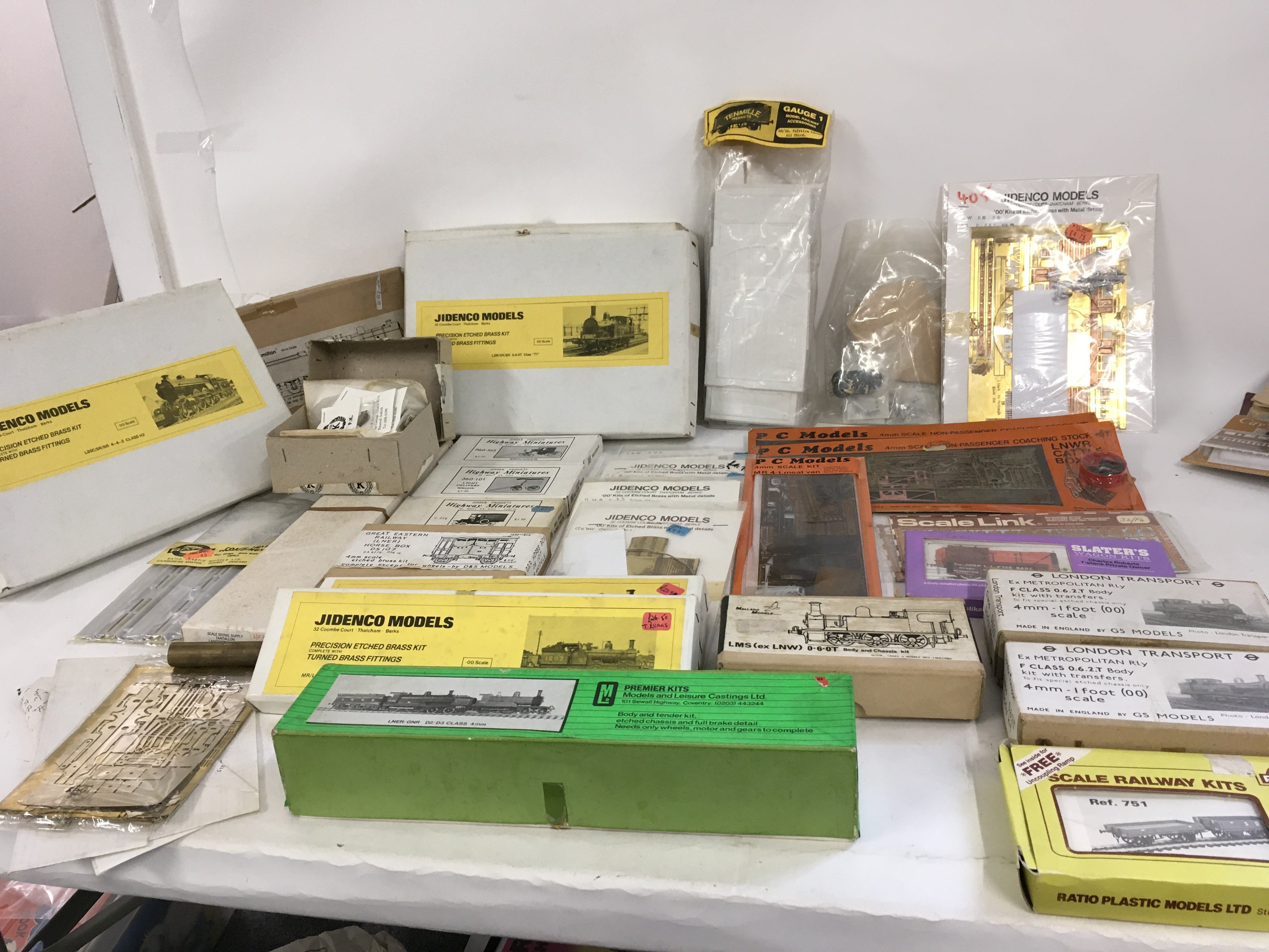 An assorted collection of model railway kits by manufacturers such as Jidenco..PC models. Tenmille..Ratio etc. no reserve