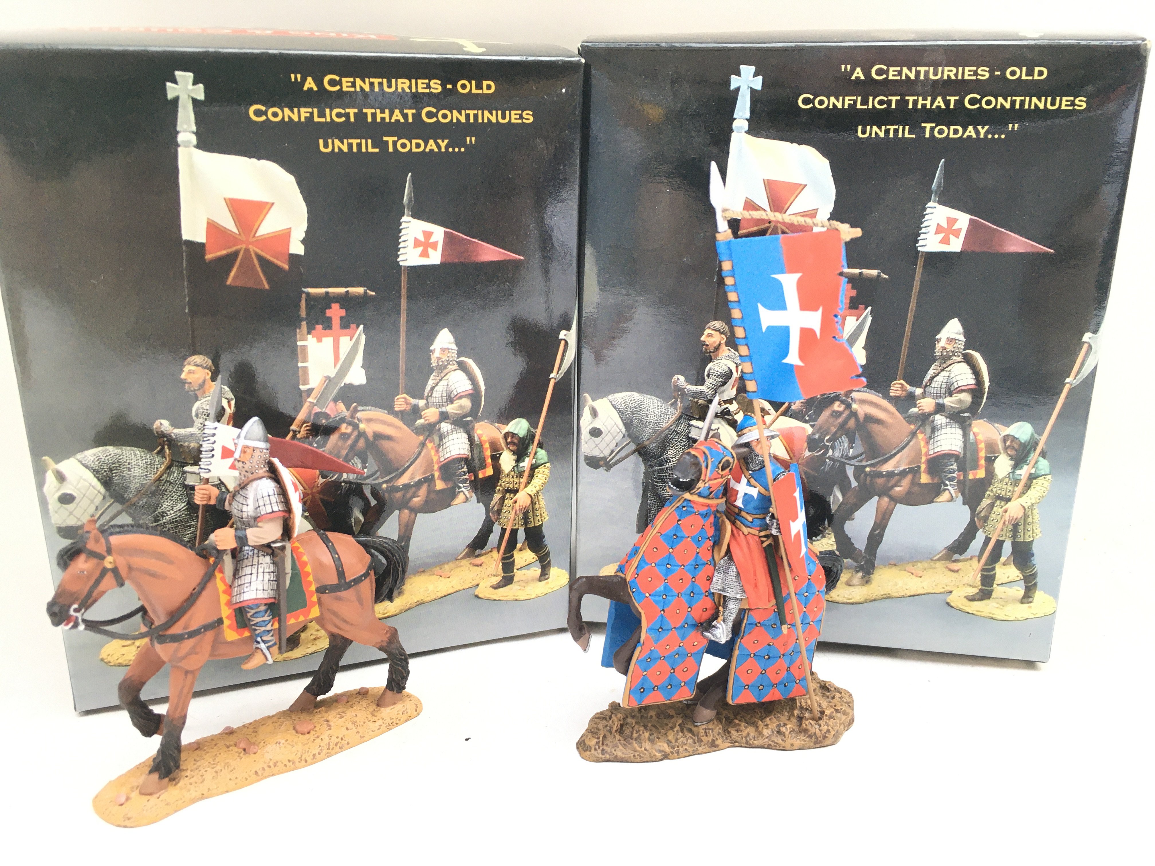 2 X Boxed King And Country Mounted Figures. A Mounted Knight With Lance And Robert Of Abbotsinch.