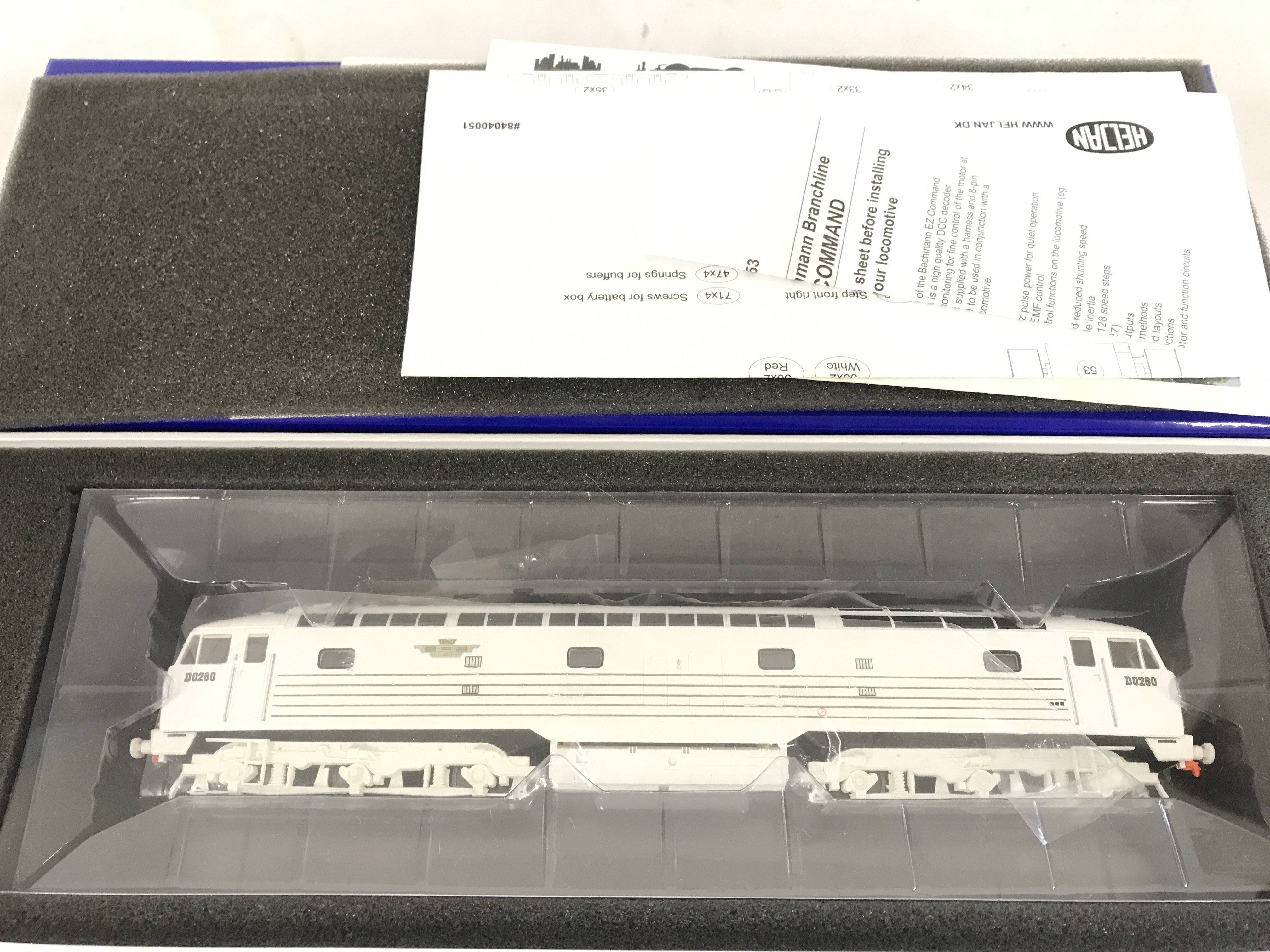 A Boxed Heljan 00 Gauge BRCW Dp260 LION Diesel Locomotive. Ltd Edition #4005.
