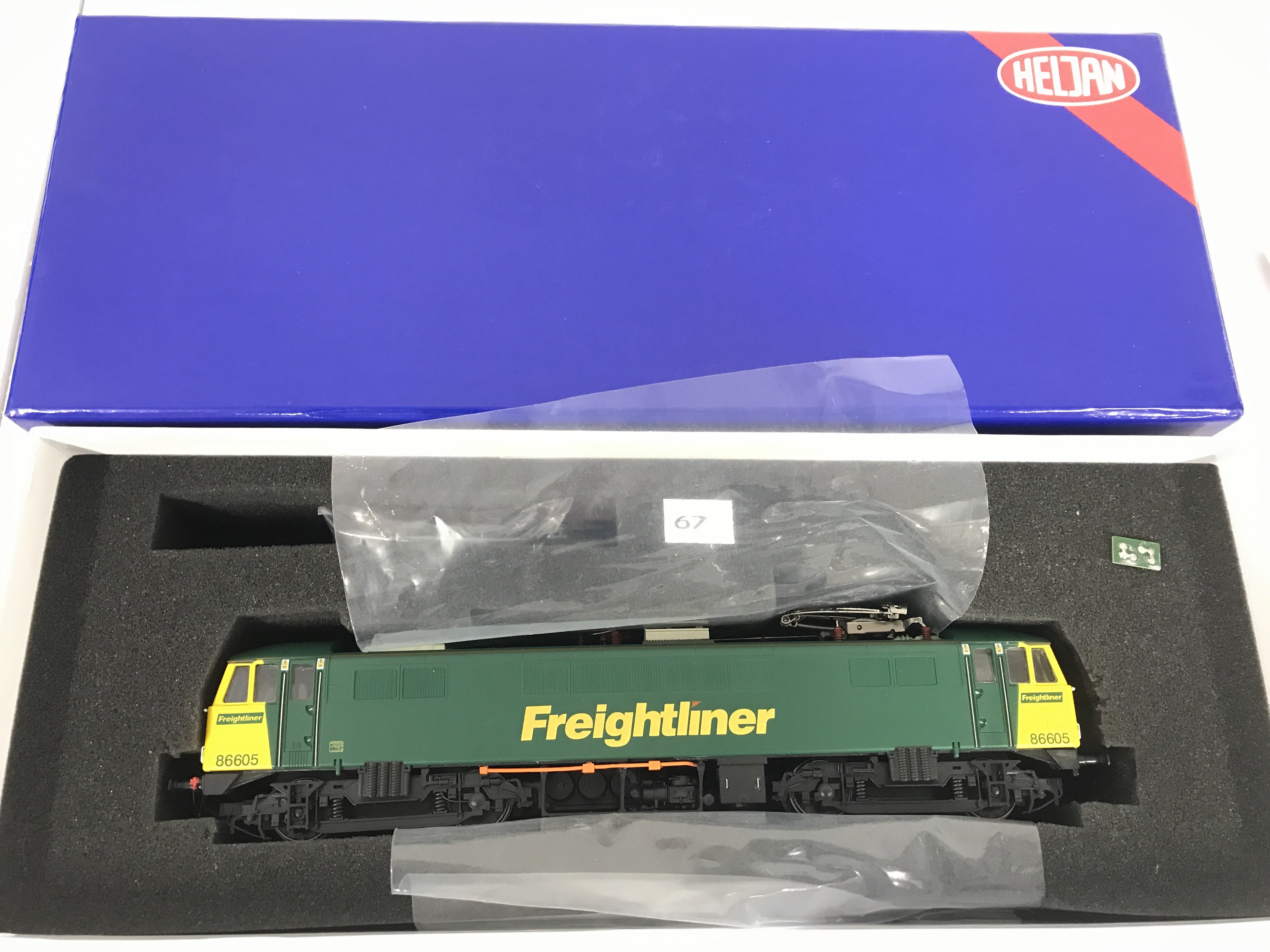 A Boxed Heljan 00 Gauge Class 86 Freightliner. Green Livery  #86041.