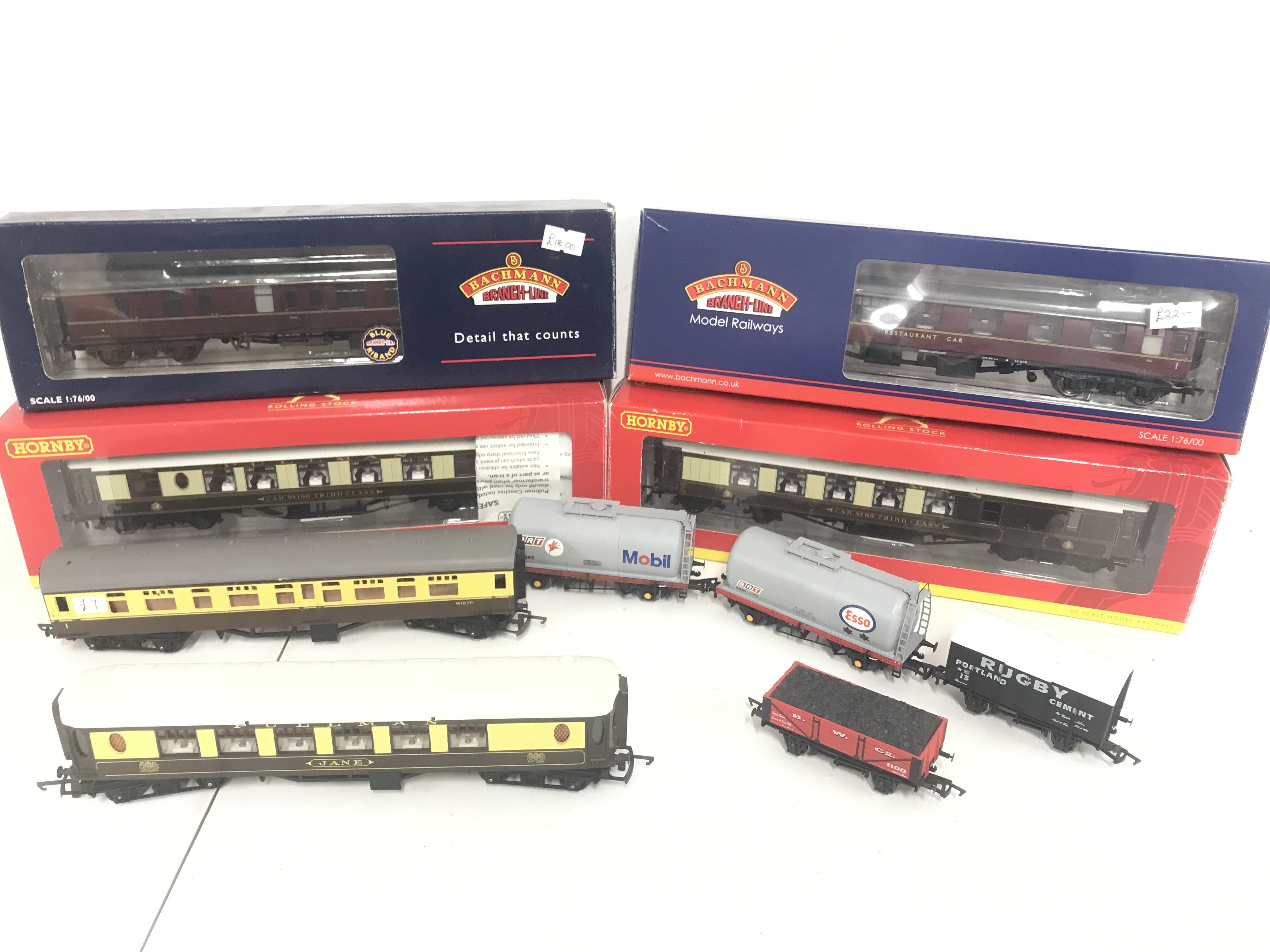 4 X Boxed 00 Gauge Coaches. 4 Loose And 4 Wagons.