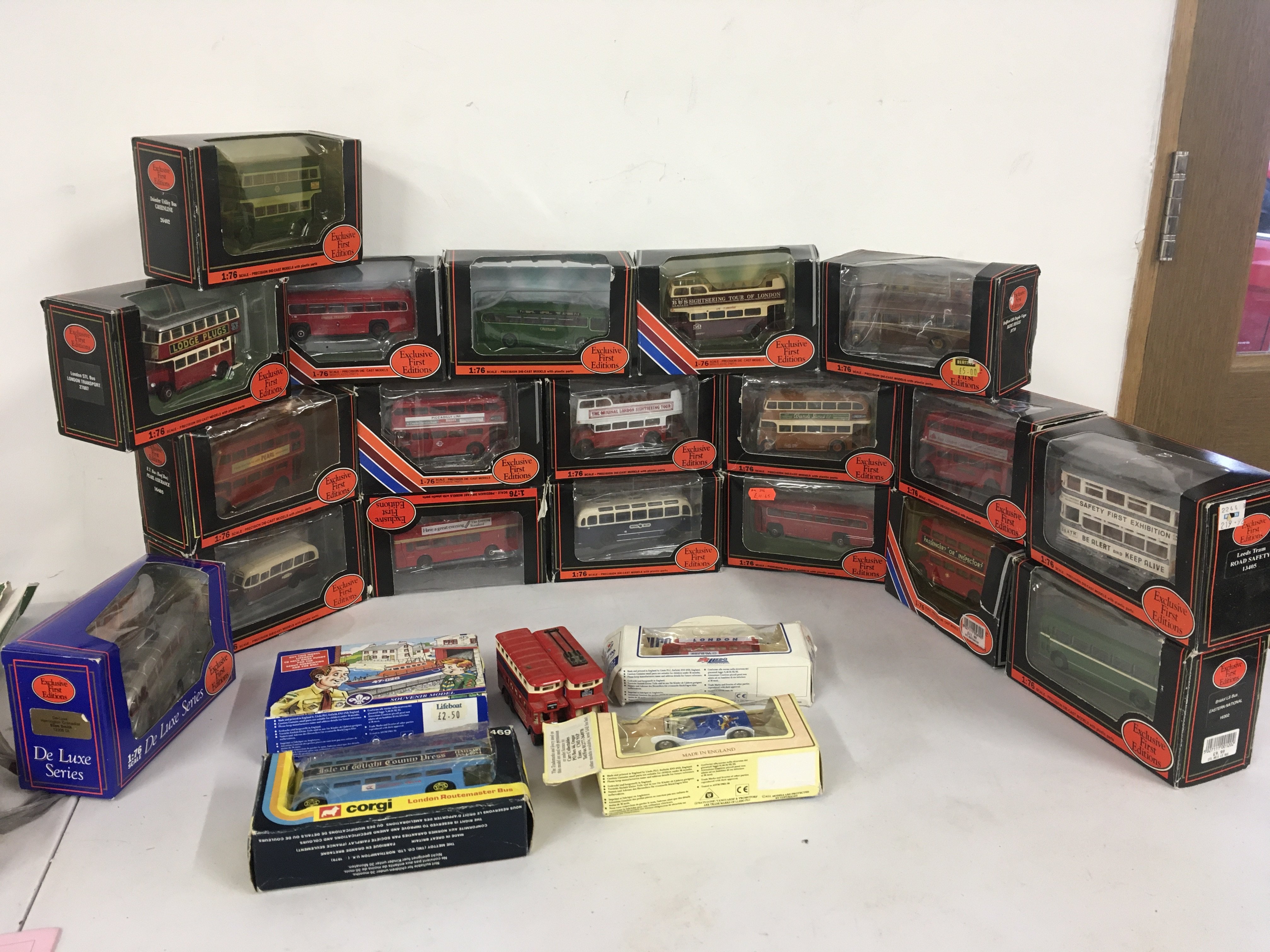 A collection in excess of 20 boxed model diecast buses mostly EFE .. includes corgi..Lledo and others plus 2 loose buses.
