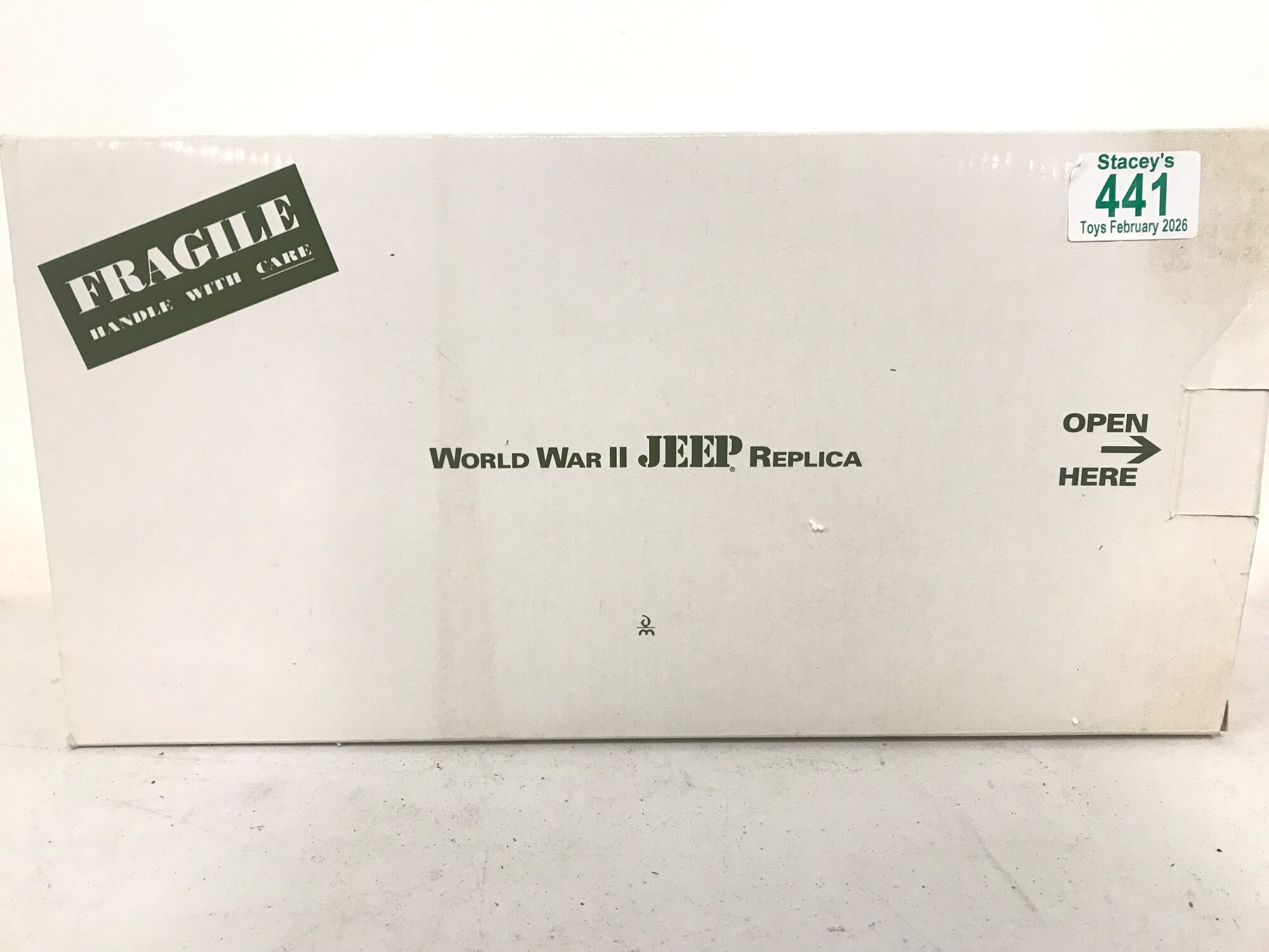 A Boxed Danbury Mint WW2 Jeep Replica.1/16 Scale.