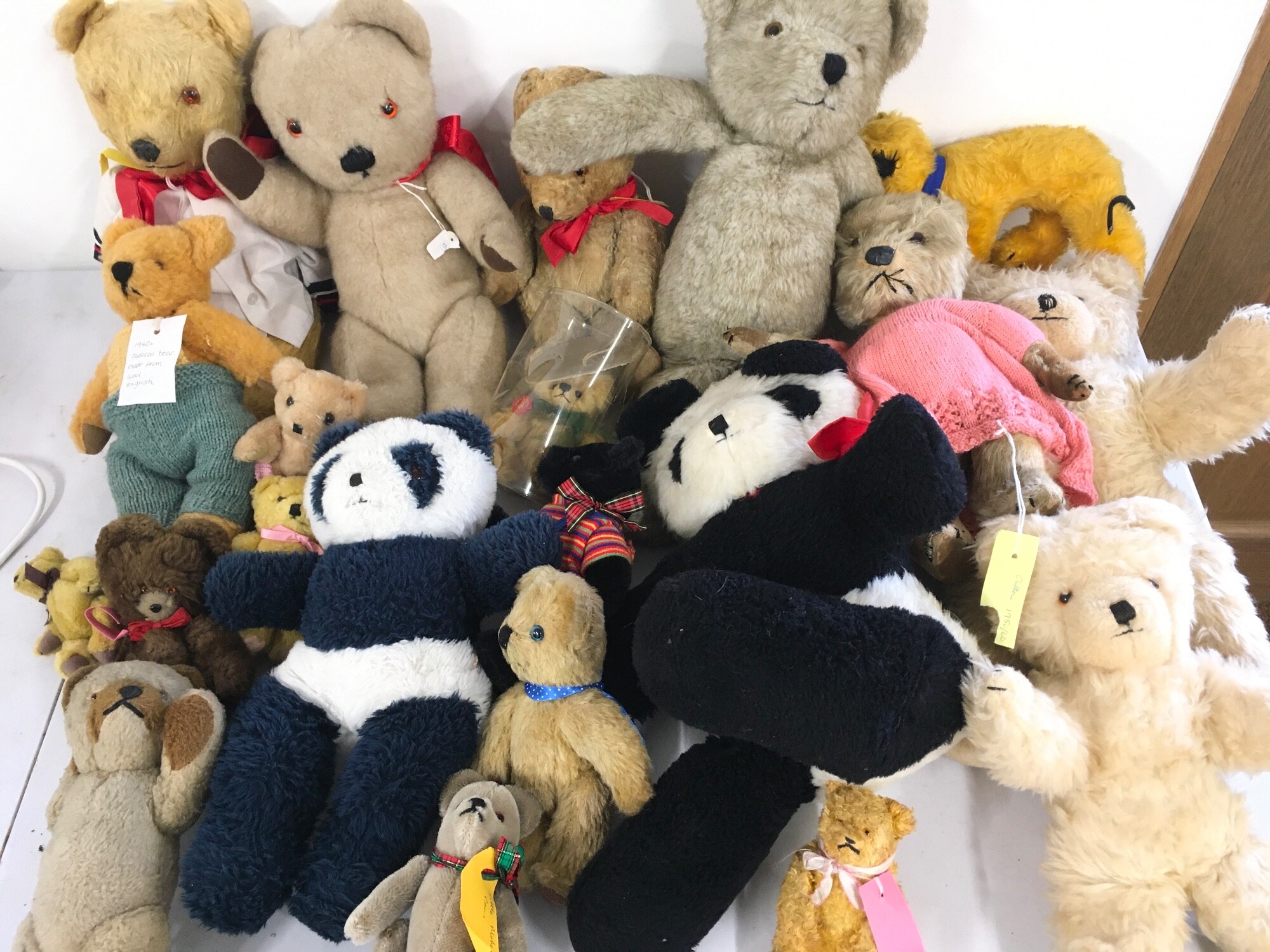 Collection of assorted teddies 
No reserve