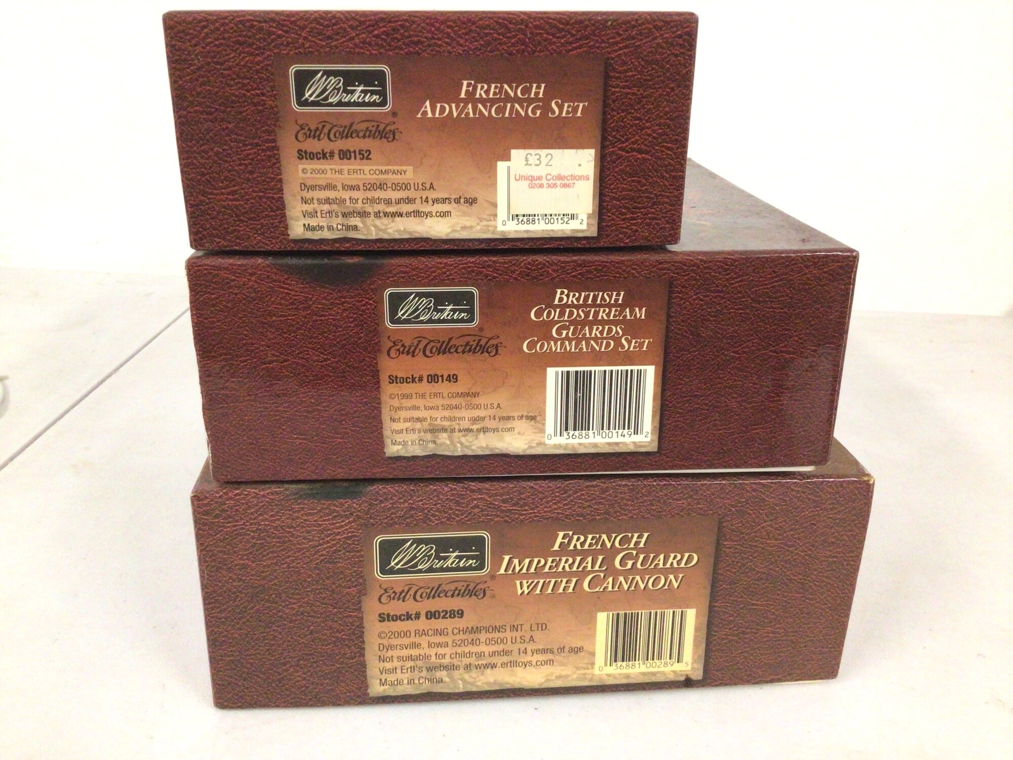 3x boxed Britains metal Minature military figures in the Waterloo series.  Features 00152 French Advancing Set, 00149 British Coldstream Guards Command set, 00289 French Imperial Guard with Cannon.  No reserve