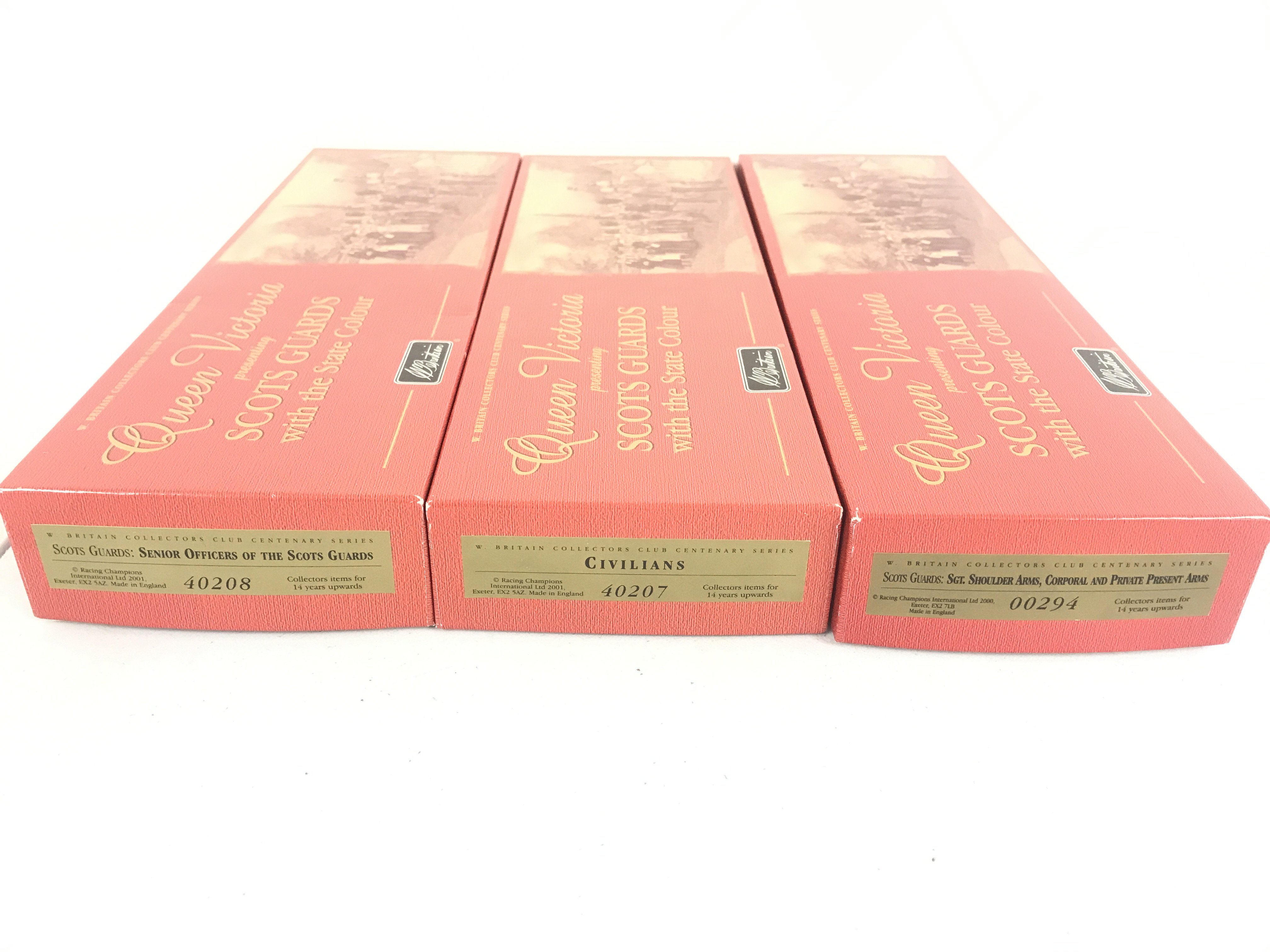 3 X Britains Sets Scots Guards Senior Officers Of Th Scots Guards #40208. Civilians #40207 And Scots Guards Sgt. Shoulder Arms. Corporal And Private Arms #00294.(3).