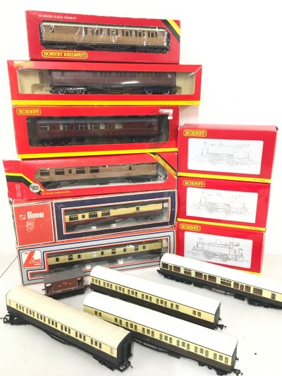 A Collection Of 3 Hornby 00 Gauge Collectors Club Locos. 6 Boxed Coaches And 4 Loose.