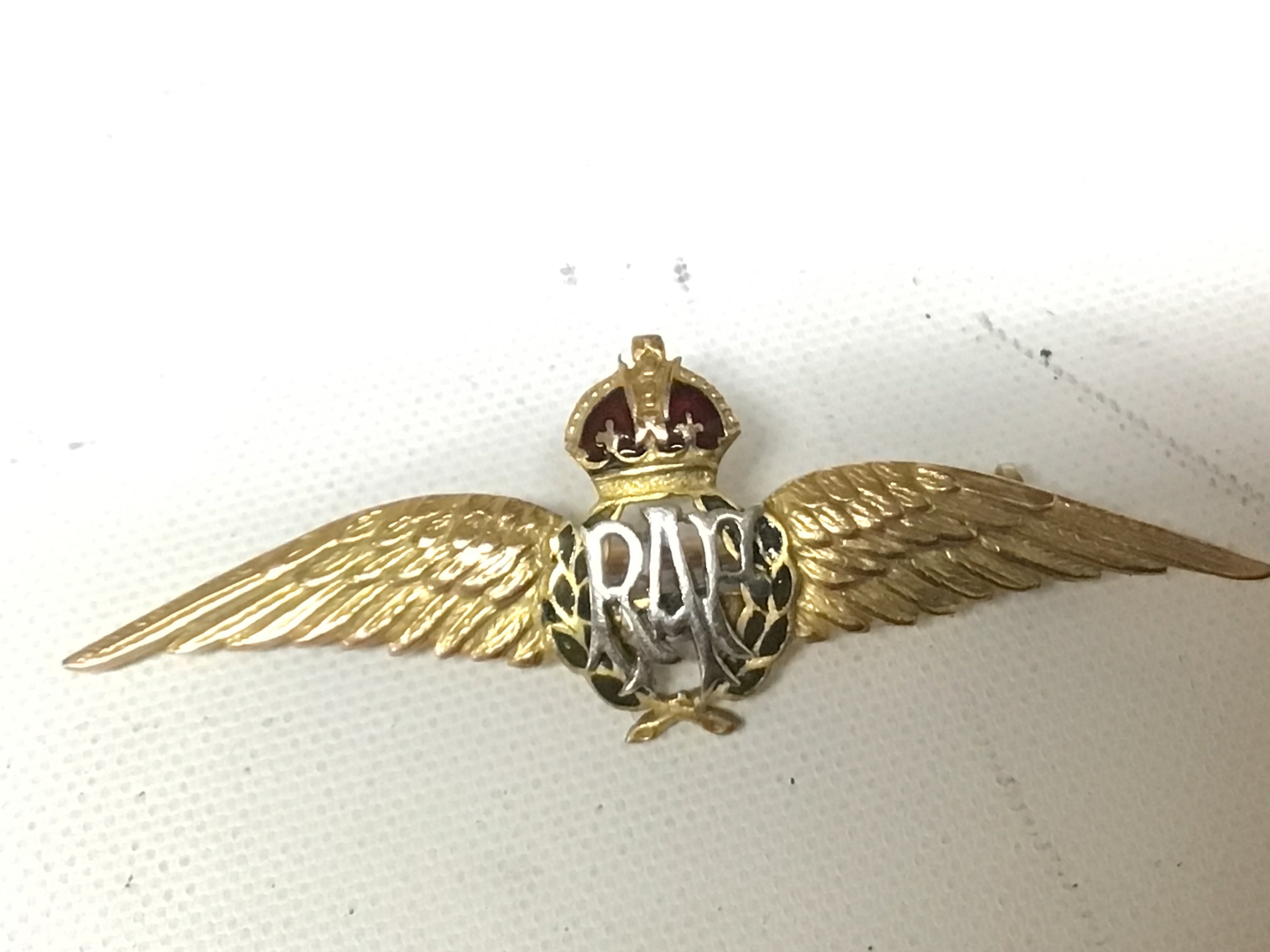A 9carat gold enamel RAF sweetheart brooch. Weight 2.5g