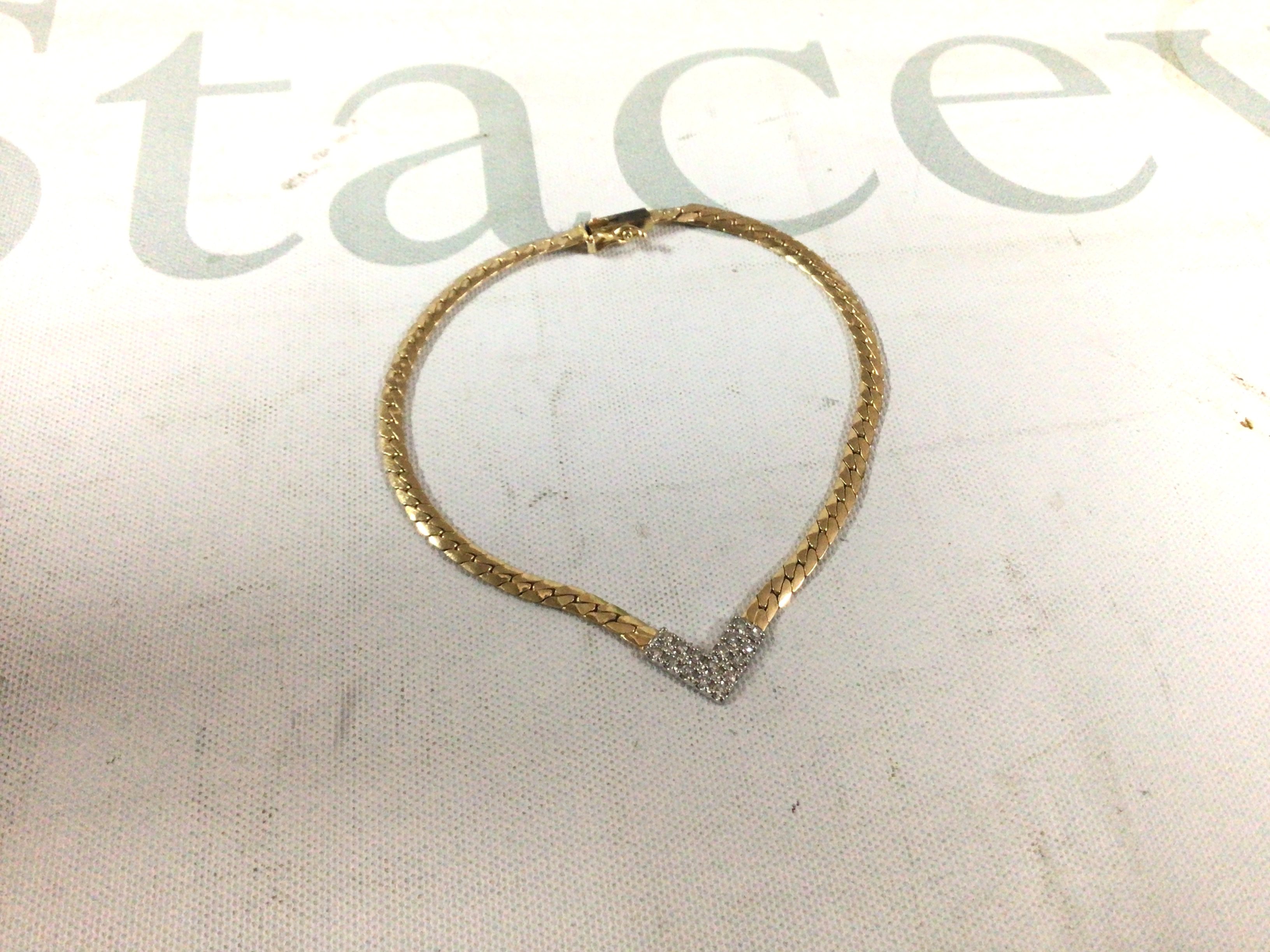 A 9ct gold v bracelet. Approx weight 4.62 grams