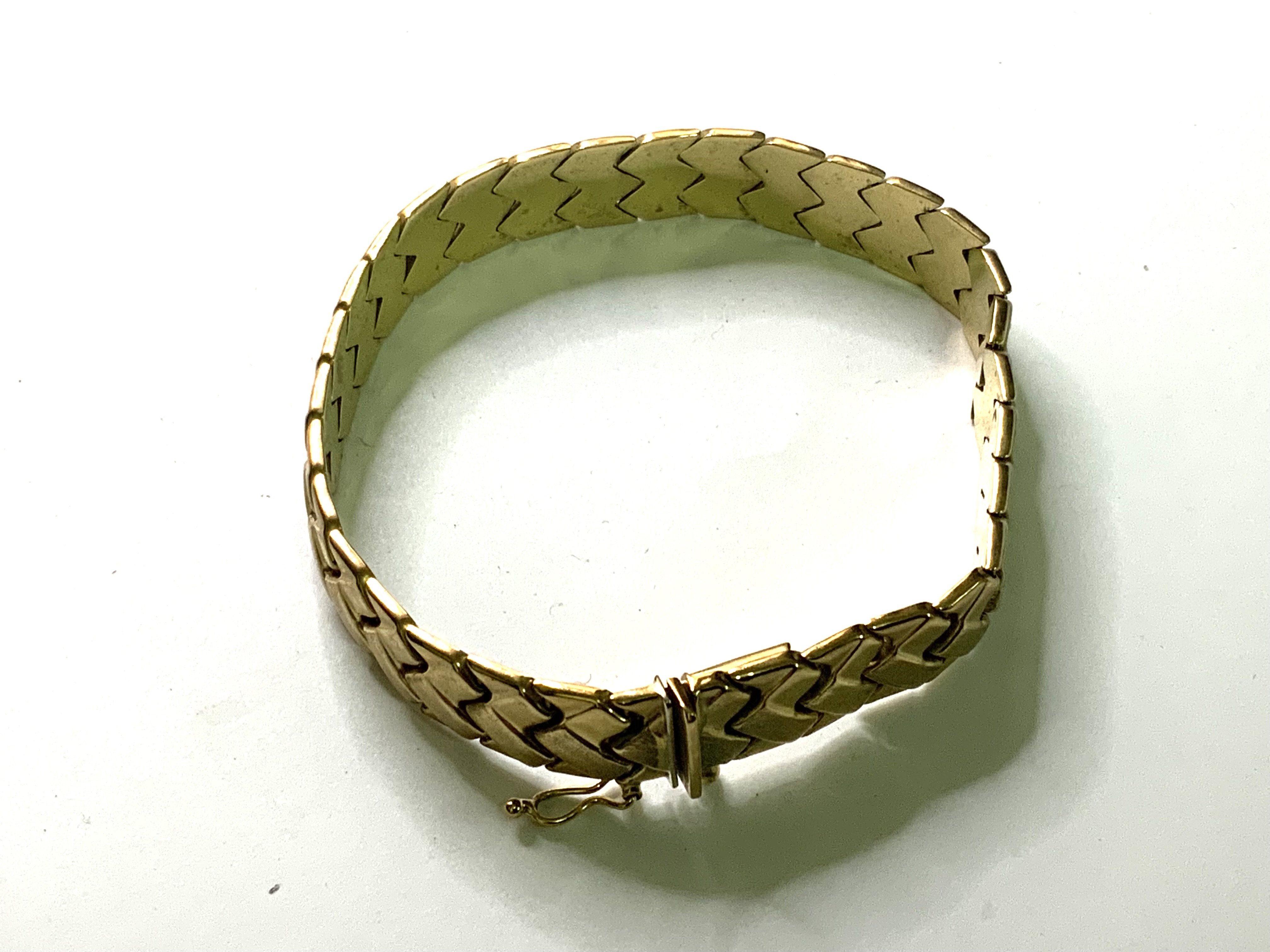 A 9ct gold flat curb bracelet, 12.9g 18.5cm (A)