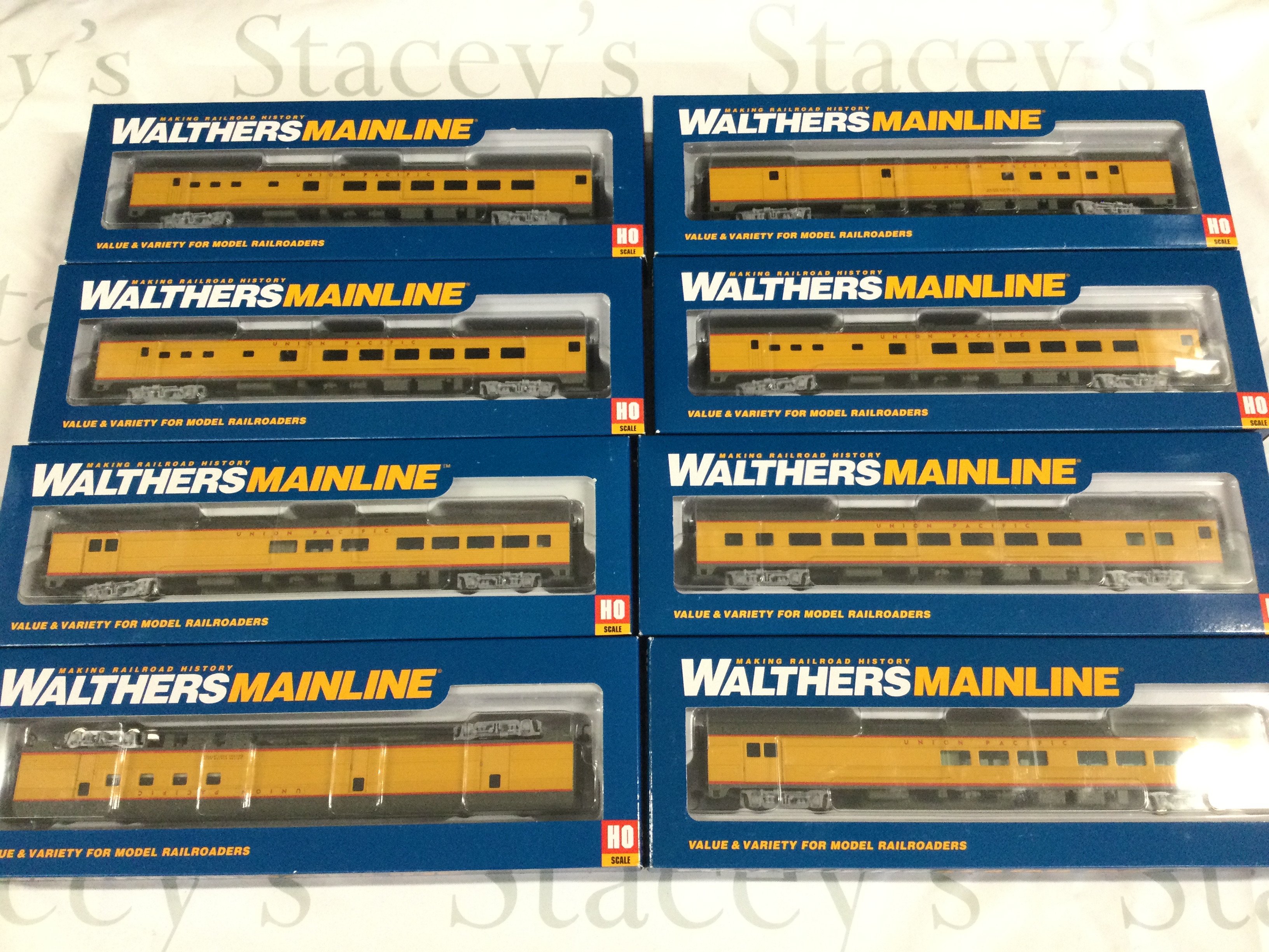 8 X Boxed Walthers Mainline H0 Gauge Union Pacific Coaches.