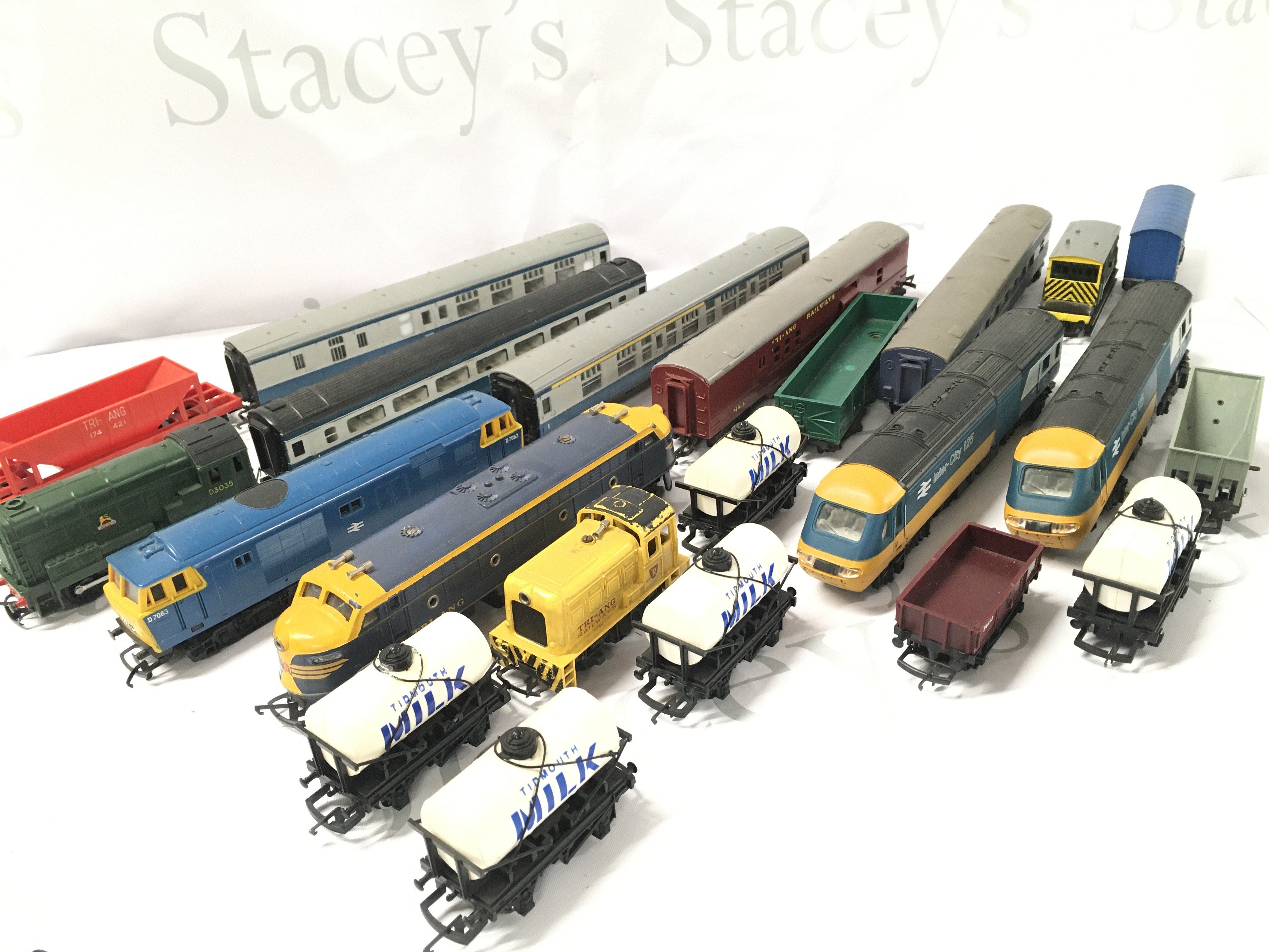 A Collection of Loose 00 Gauge locos. Rolling Stock And Coaches. Track. Also A Small Collection of Diecast. No Reserve.