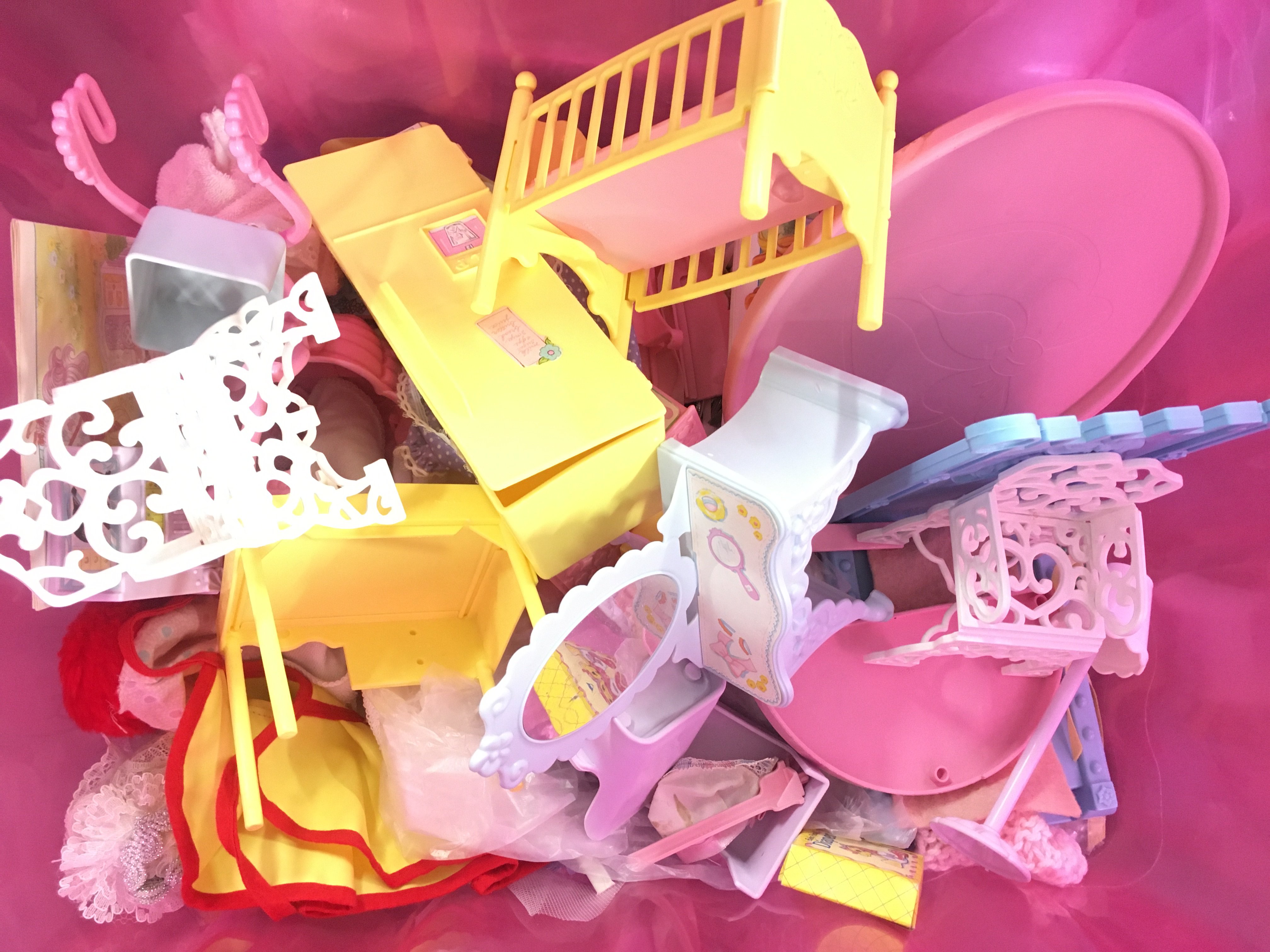 A Collection of G1 My Little Pony&acirc;s And Playsets. Ideal For Spare Parts Etc.(2).