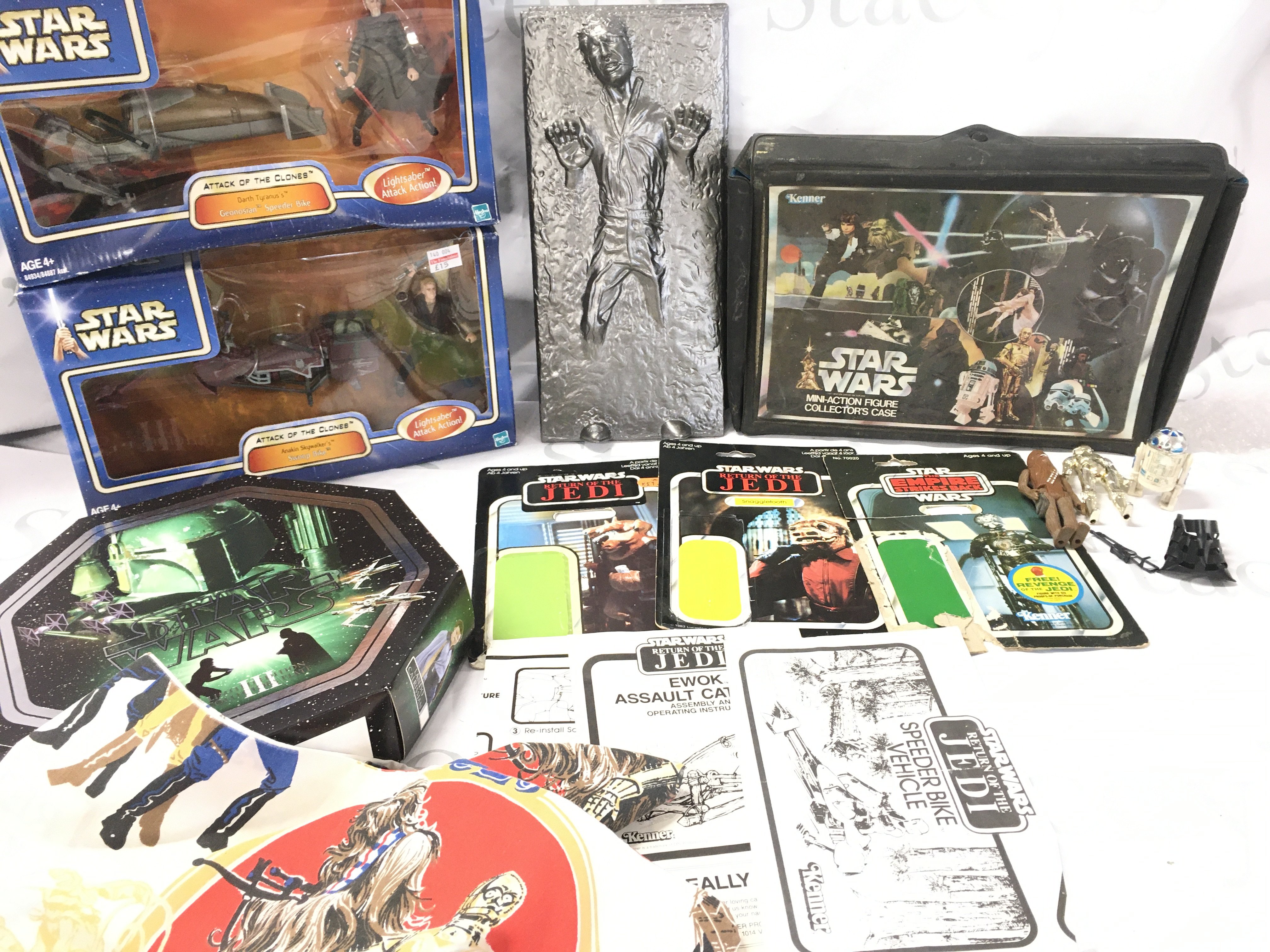 A Collection of Various Star Wars Items Including a Vintage Carry Case. Pillow Case. And Other Items.