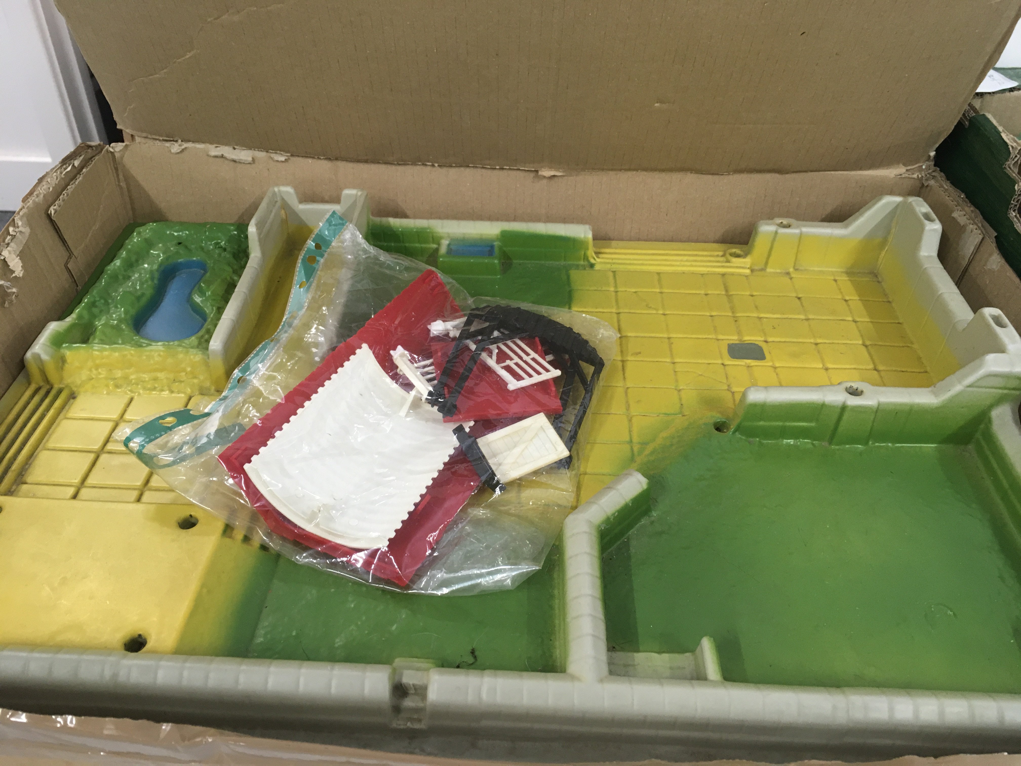 Unboxed Britains farm complete including a quantity of animals and figures plus accessories.