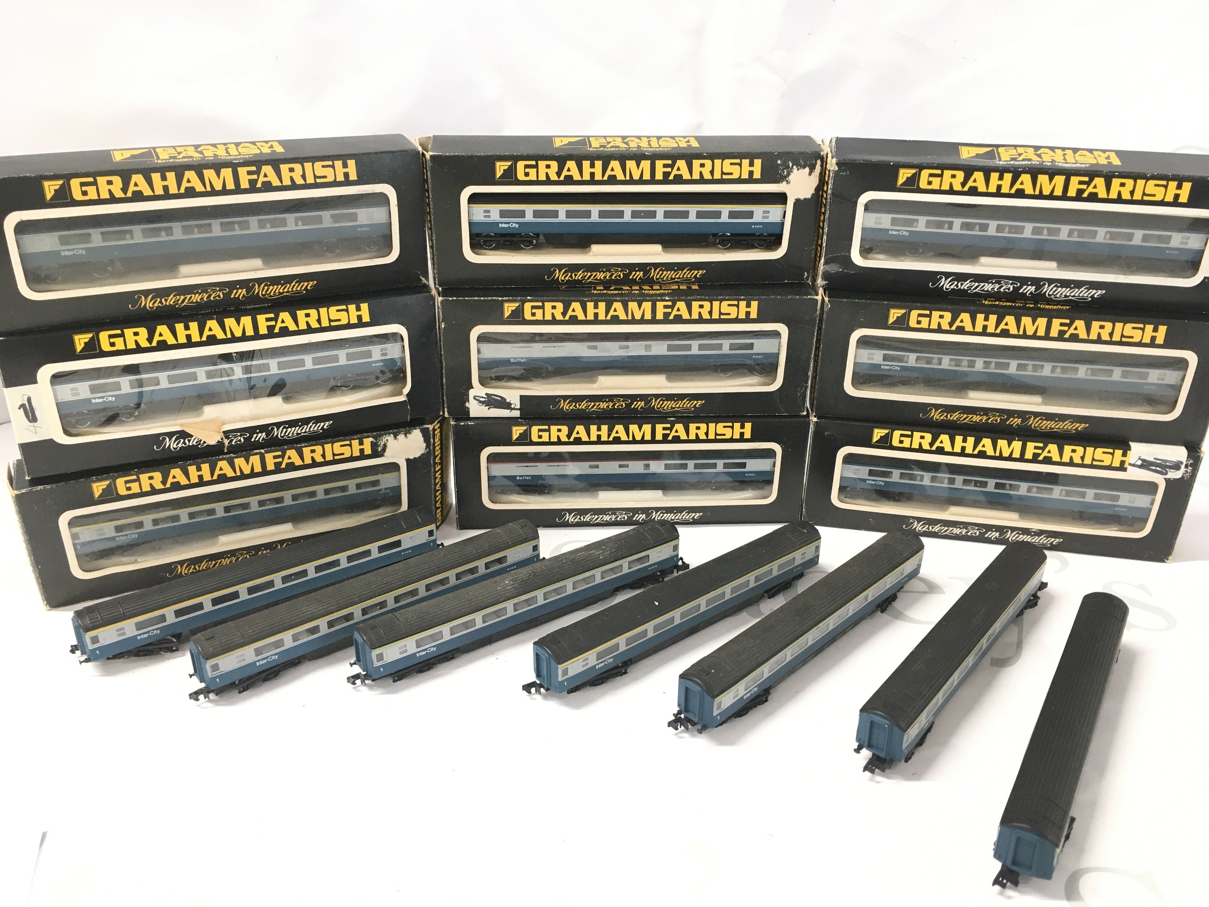 16 Boxed And Loose Graham Farish Mark 3 Coaches. No Reserve.