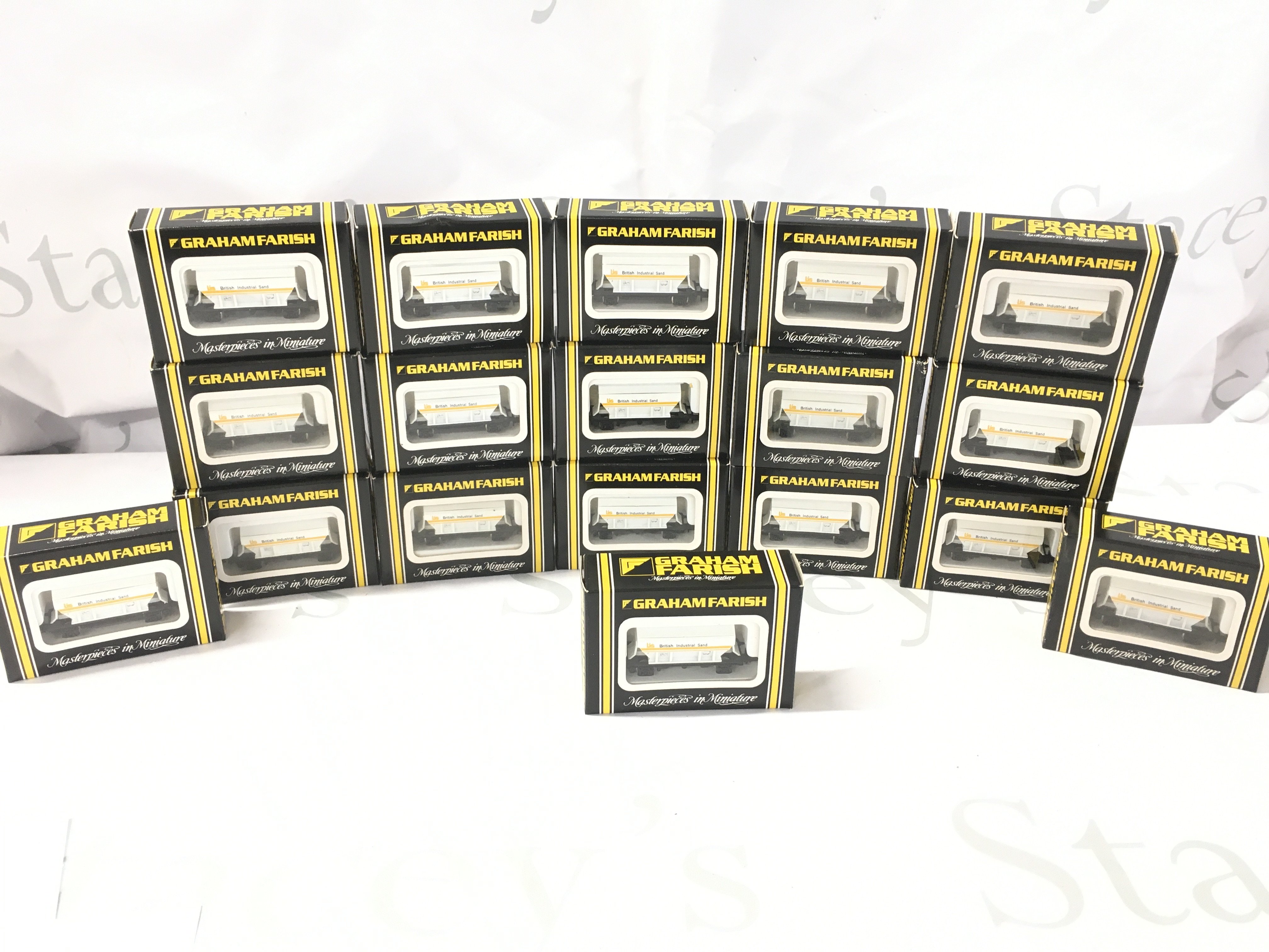 18 Boxed Graham Farish N Gauge 50 Ton Sand Hopper Wagons.