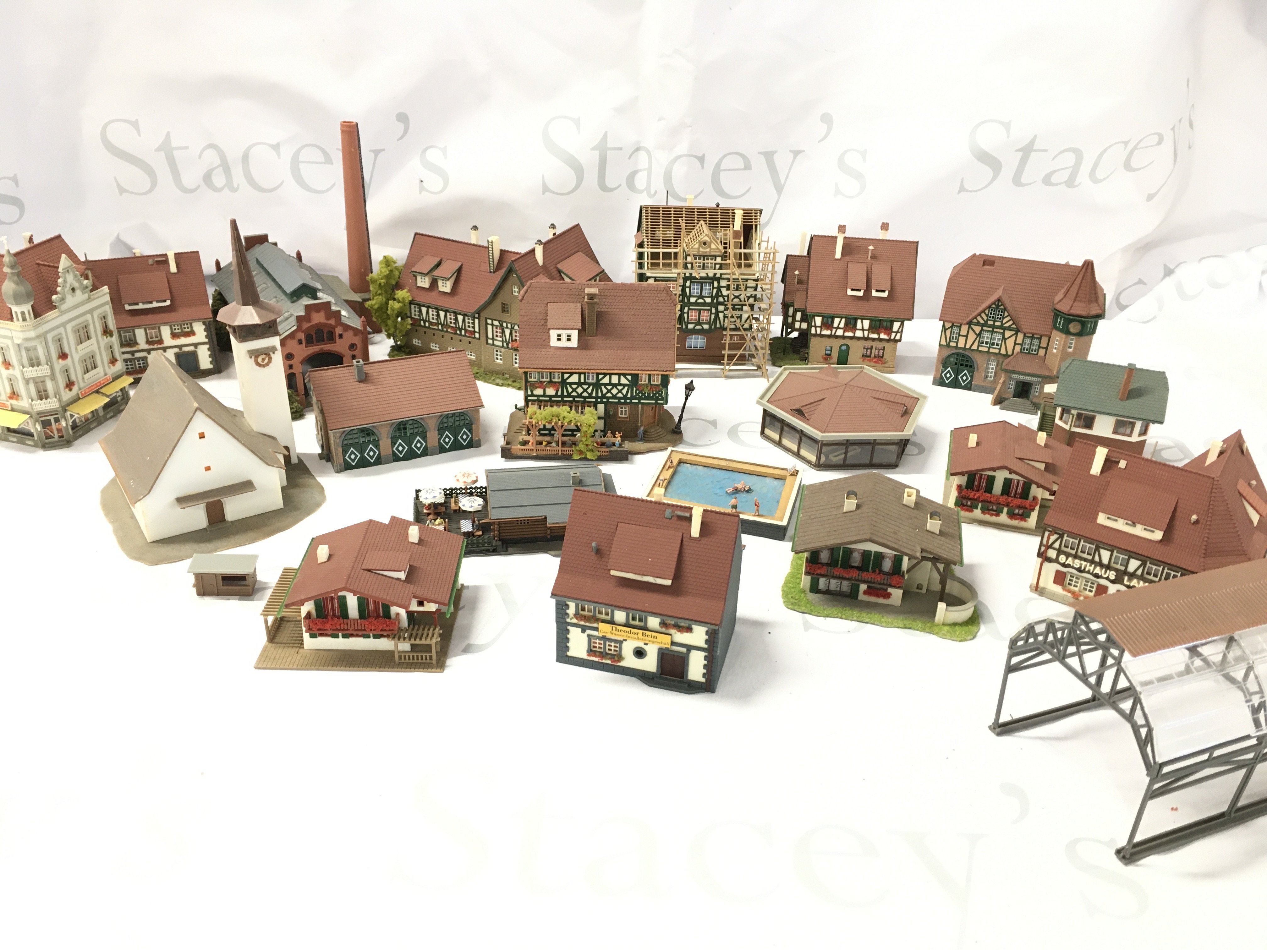 A Collection of N Gauge Built Model Kits. No Reserve.