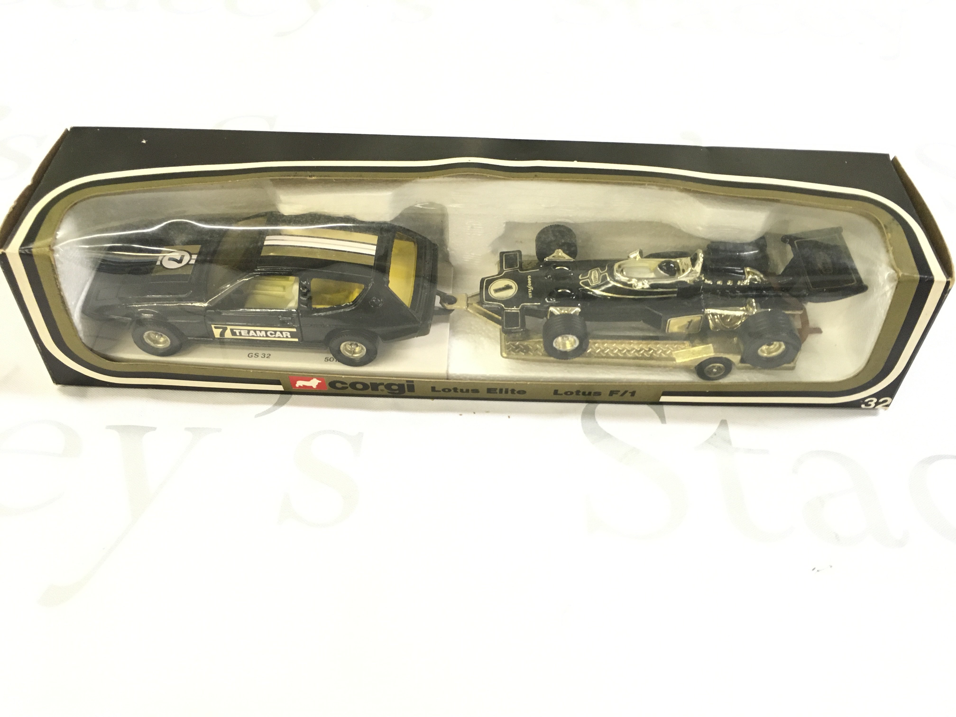 A Boxed Corgi Gift Set #32 Lotus Elite and Lotus F1 Car On Trailer