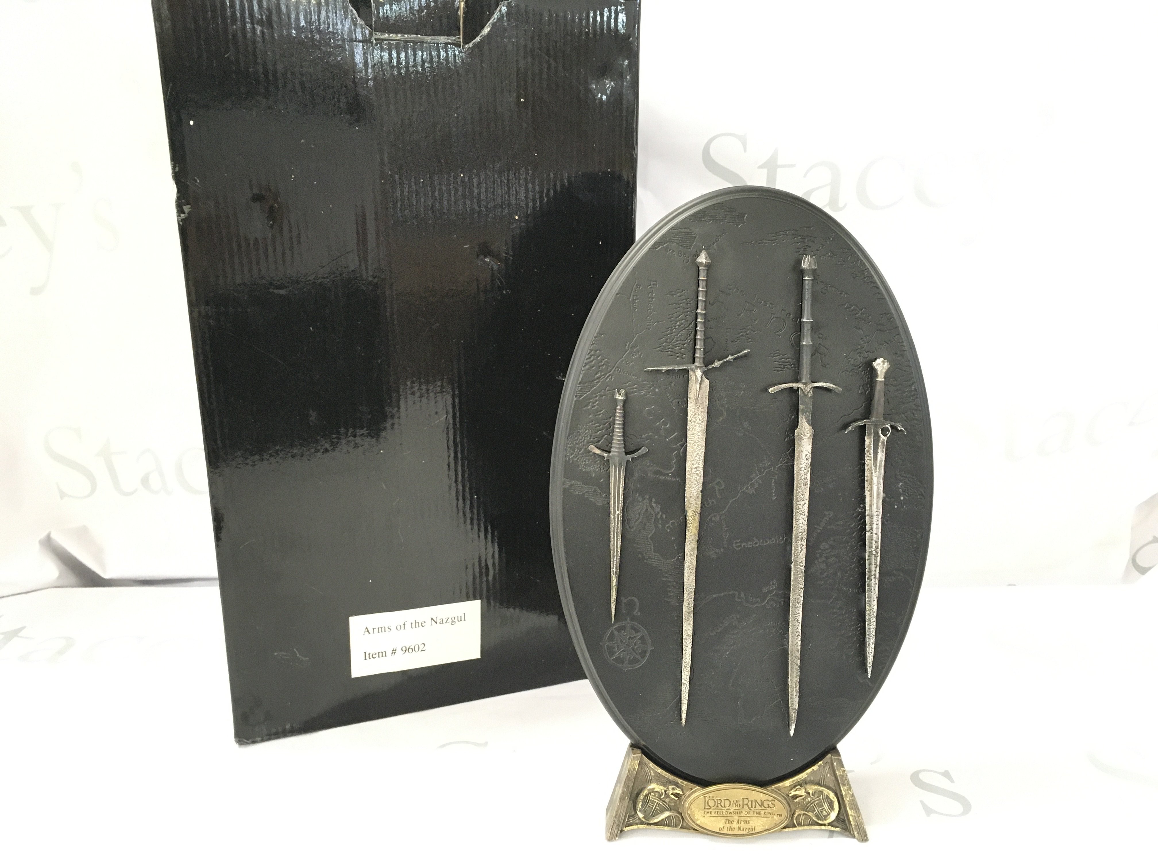A Boxed Sideshow Weta Lord Of The Rings Arms Of Nazgul Limited Edition Statue with Certificate..