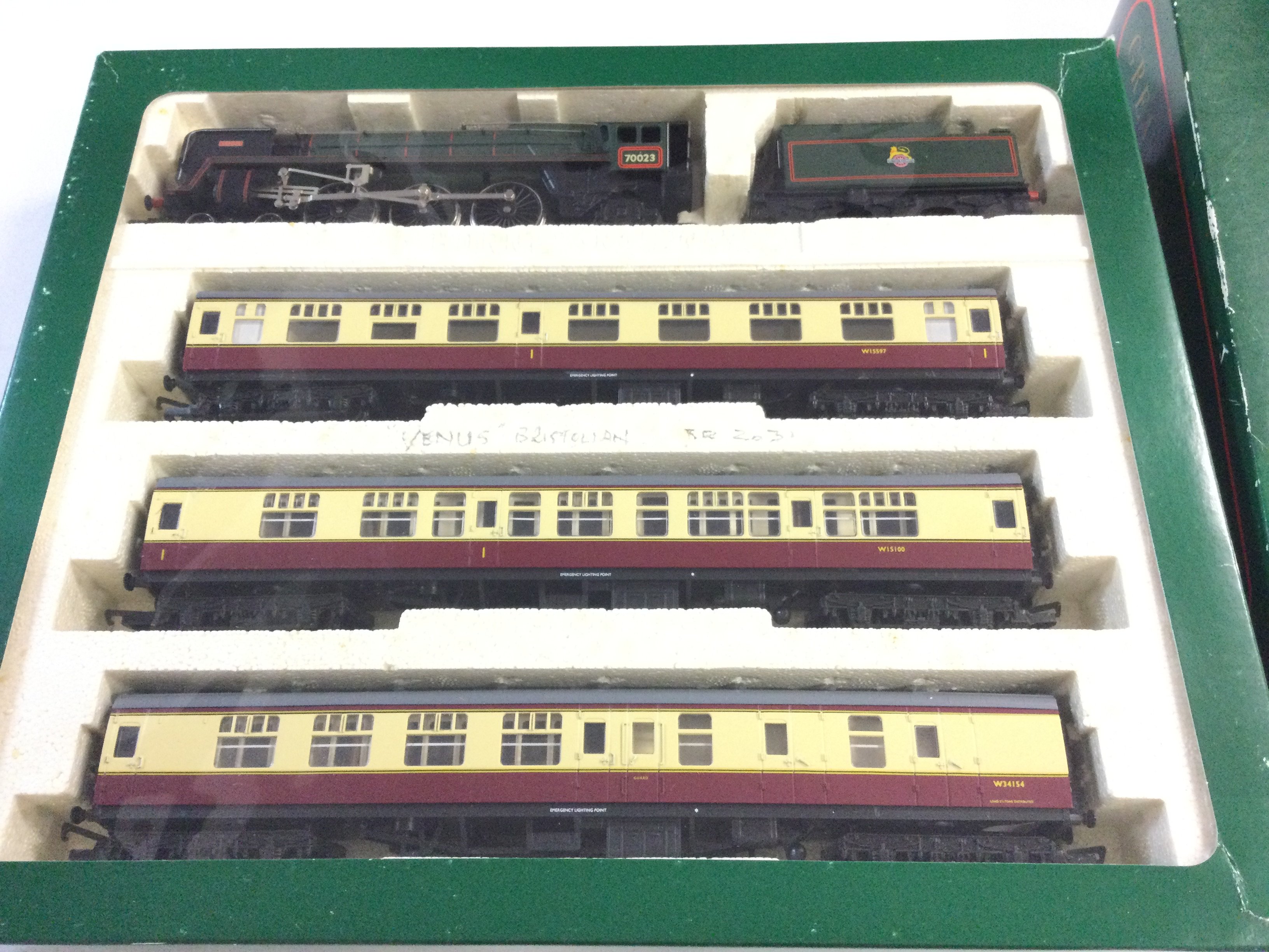 A Boxed Hornby 00 Gauge The Bristolian Tran Pack #R.2031.