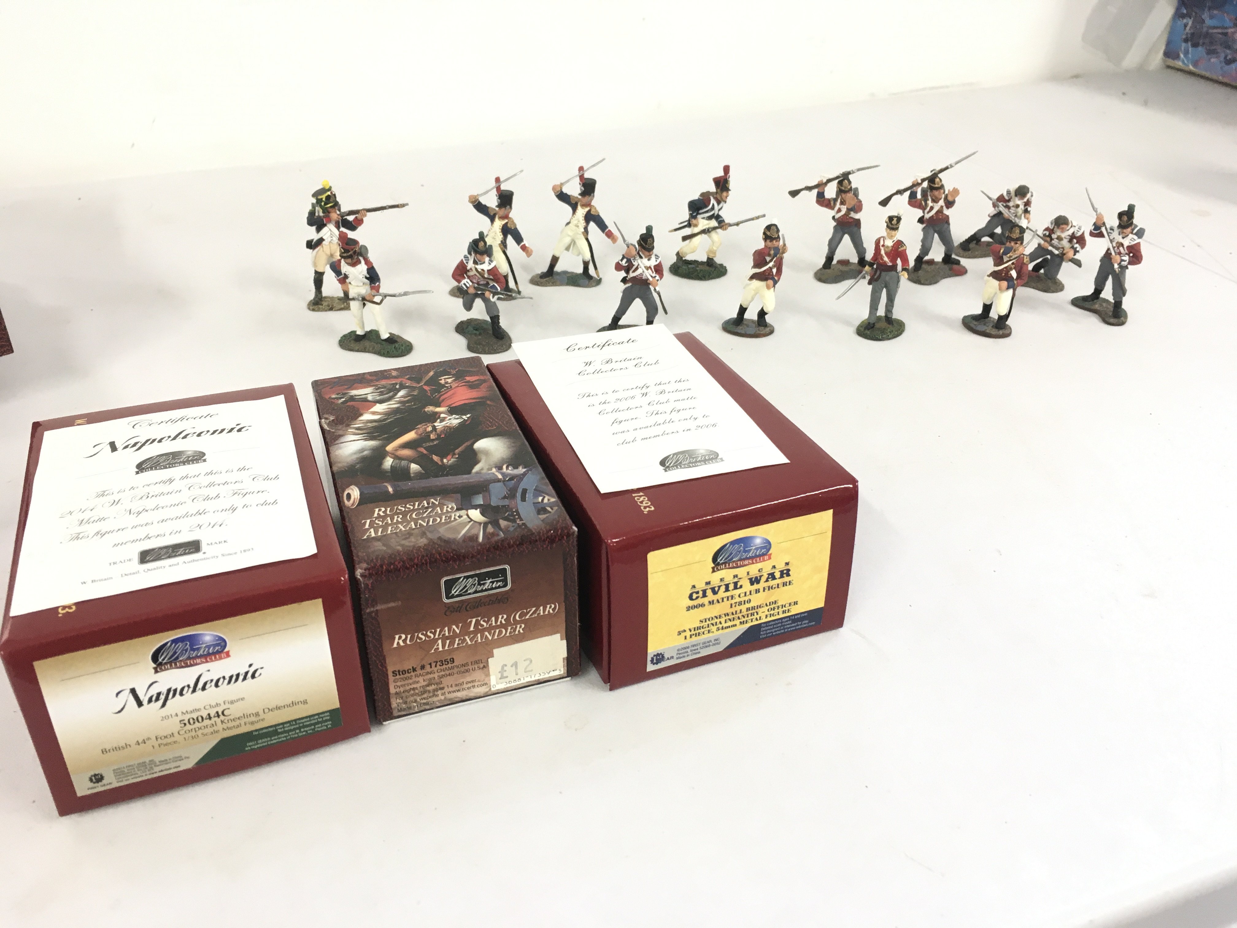 A collection of 3 boxed soldiers and 15 loose soldiers by Britains and King and Country.Boxed are50044C&hellip;17359&hellip;17810 No reserve