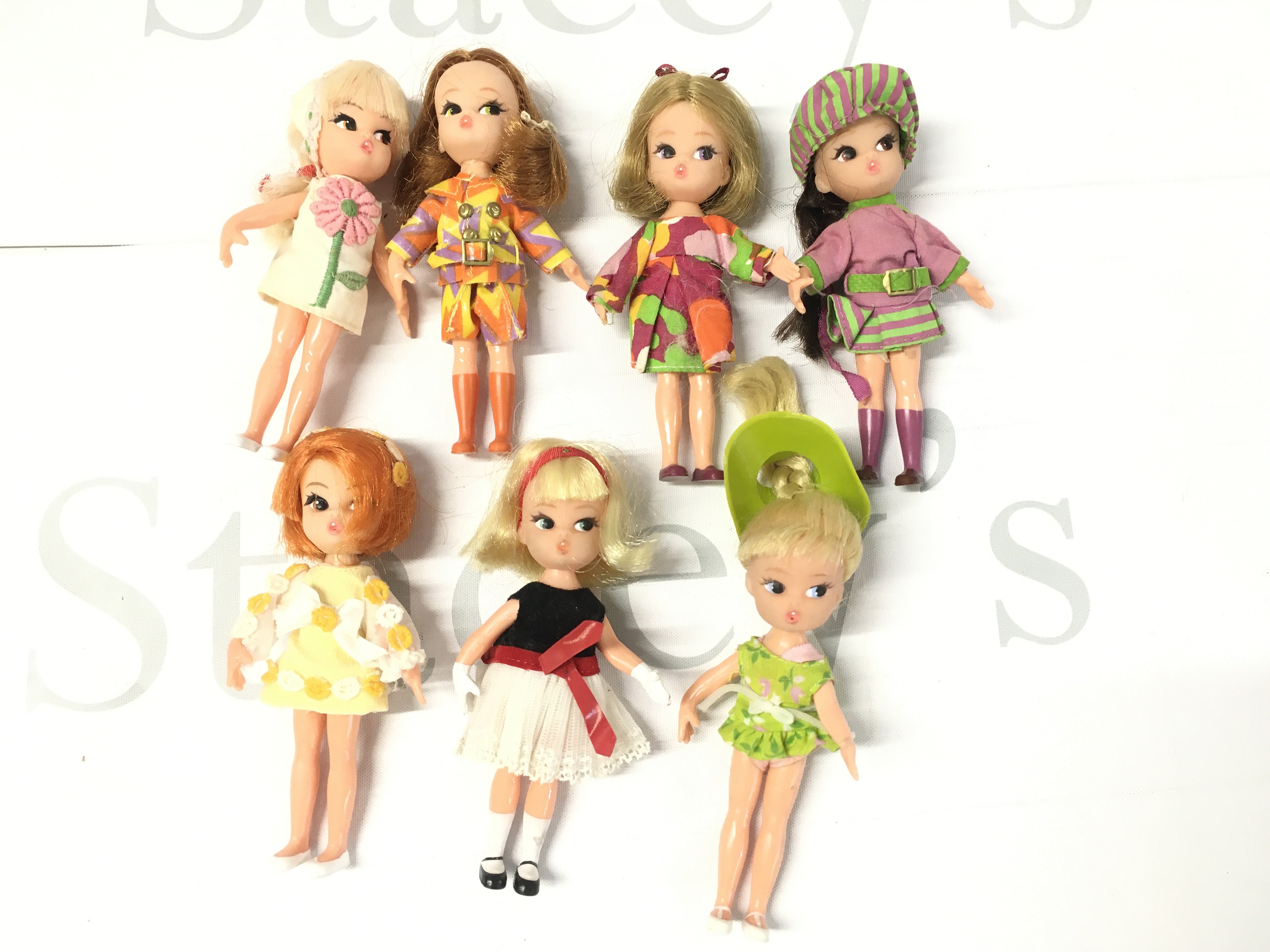 7 X Hasbro Dolly Darlings.